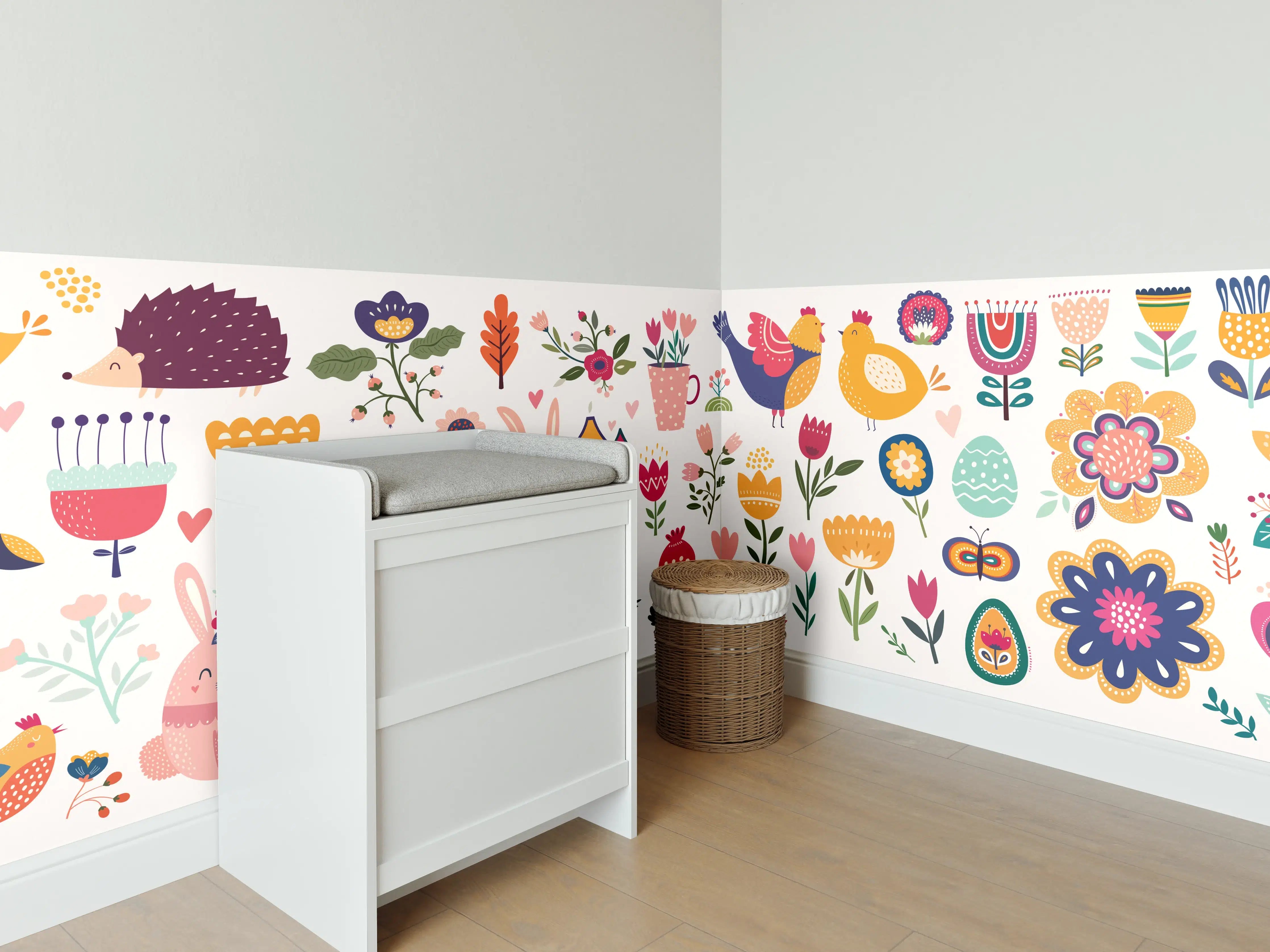 Babyzimmer Wandgestaltung - Frühlingsfarben: Blumen und Tiere in Grau und Weiß