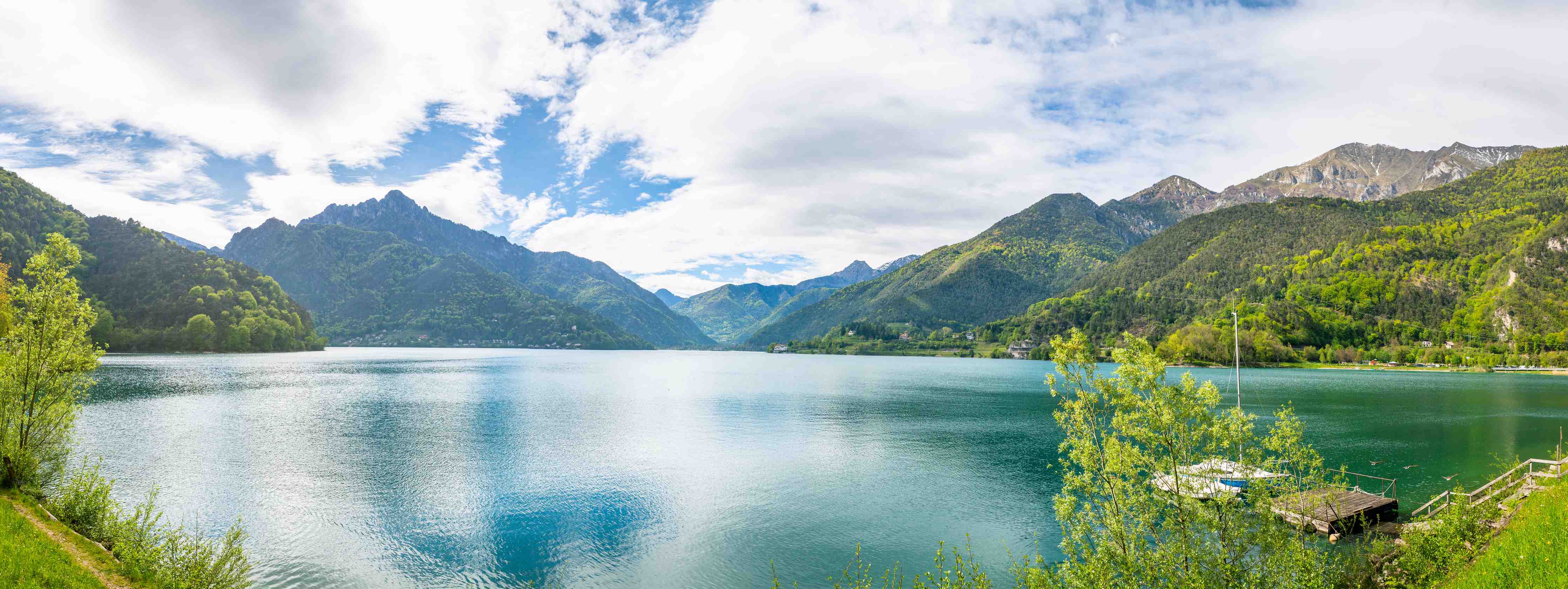 Babyzimmer Wandgestaltung-Gardasee Türkis-Grünes Panorama