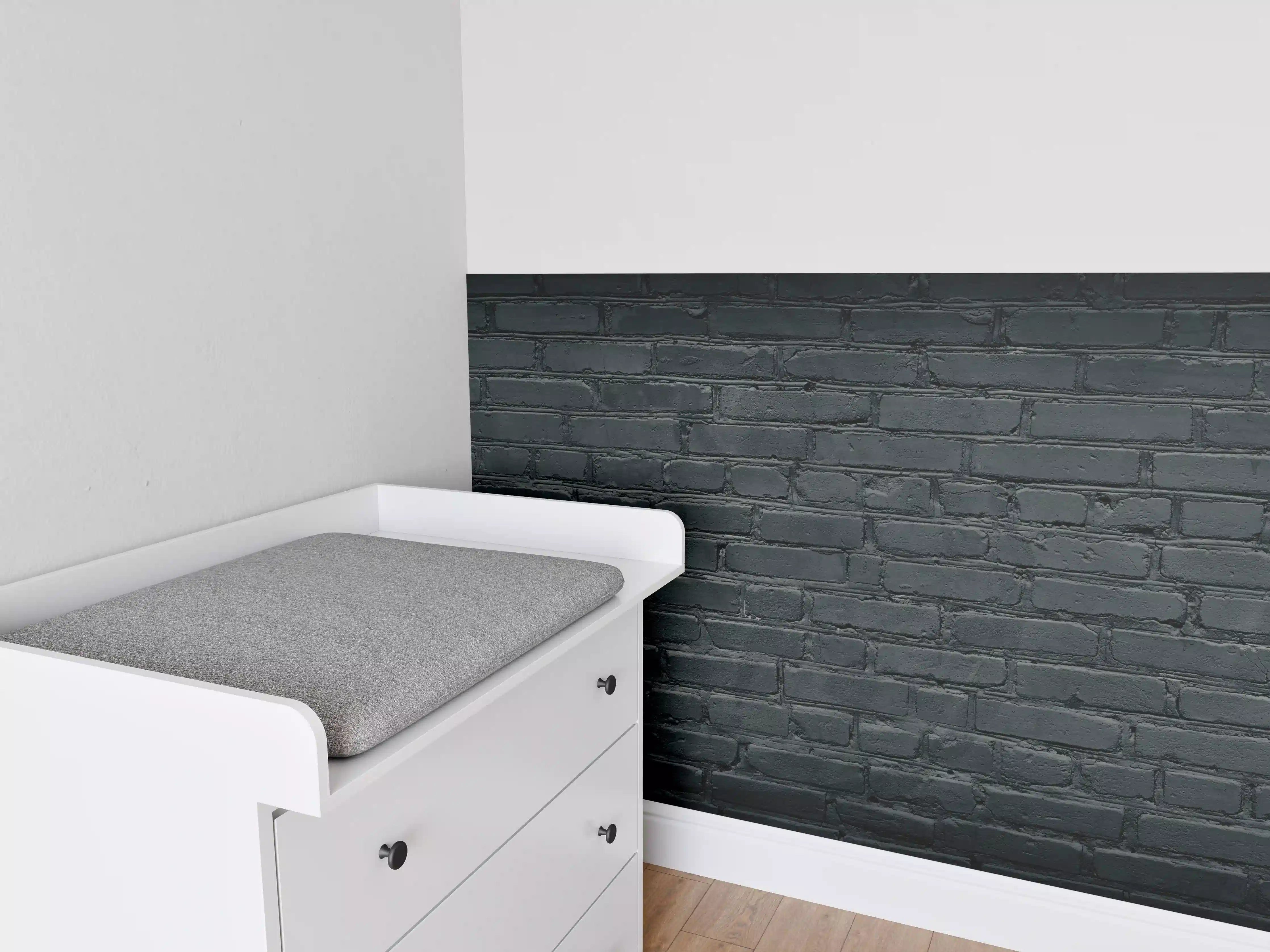 Babyzimmer Wandgestaltung - Gealtertes dunkles Mauerwerk