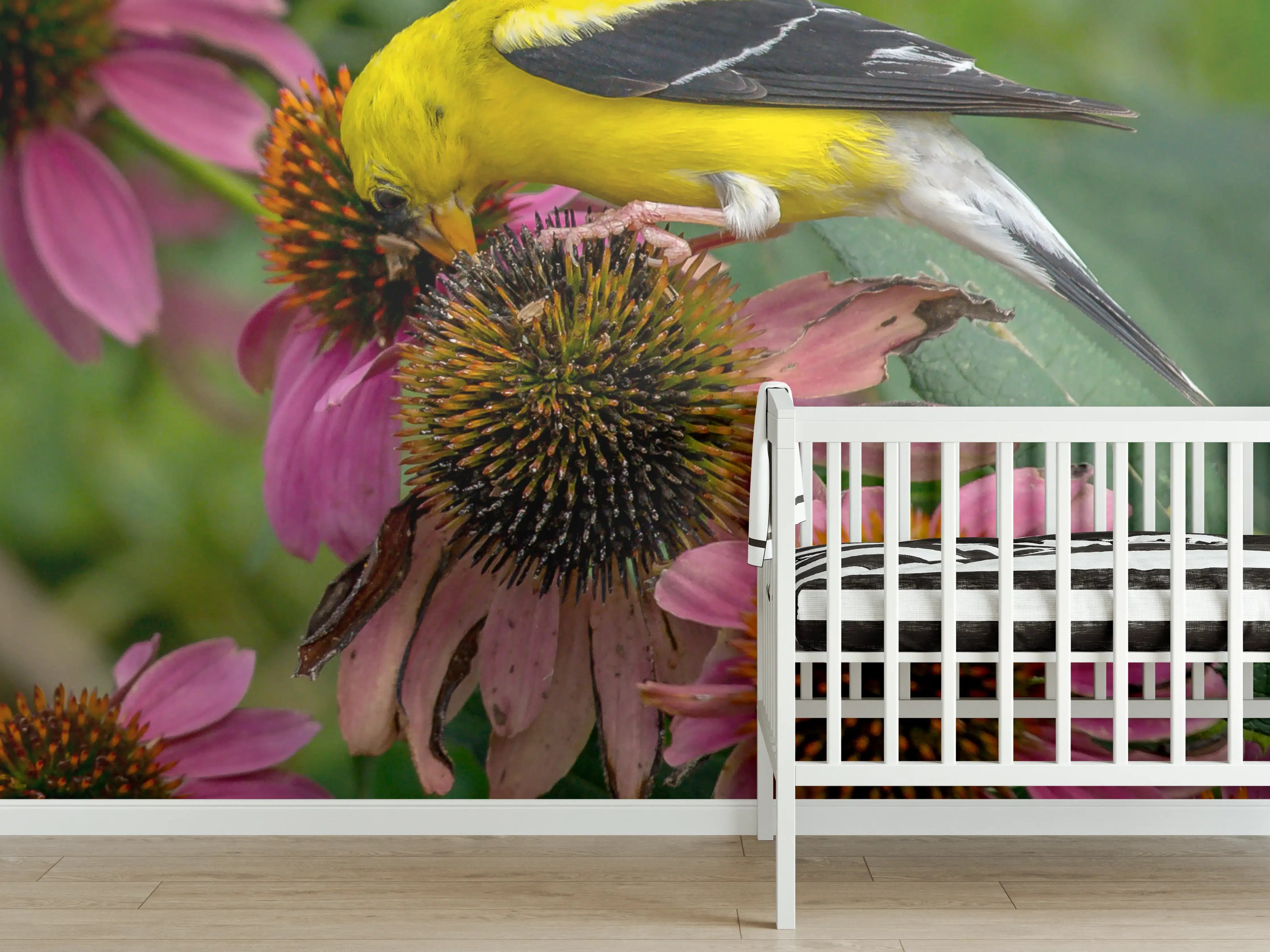 Babyzimmer Wandgestaltung - Gelber Vogel auf Pinken Blumen