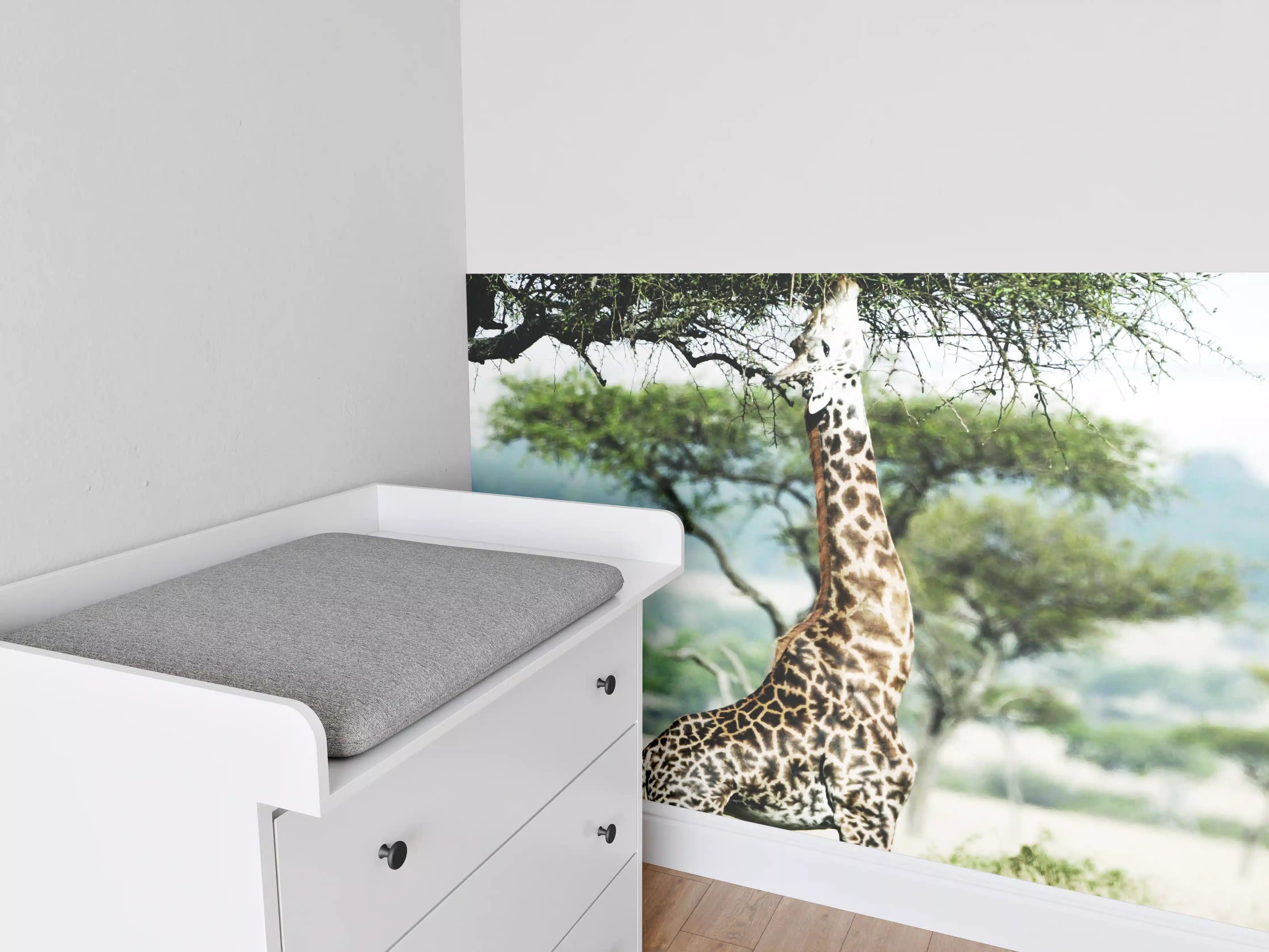 Babyzimmer Wandgestaltung - Giraffe in der Savanne