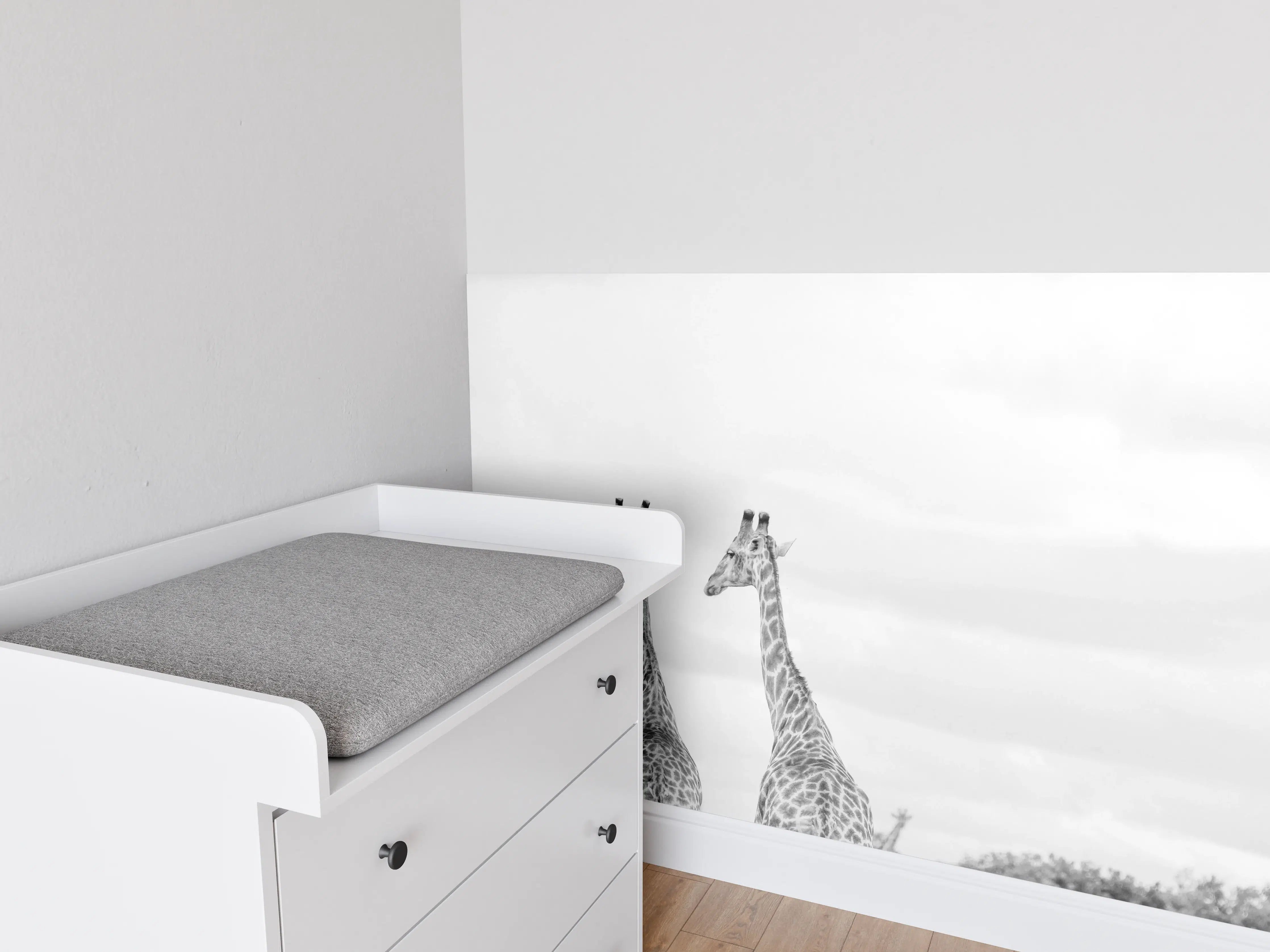 Babyzimmer Wandgestaltung - Giraffen und Zebras - schwarz-weiß
