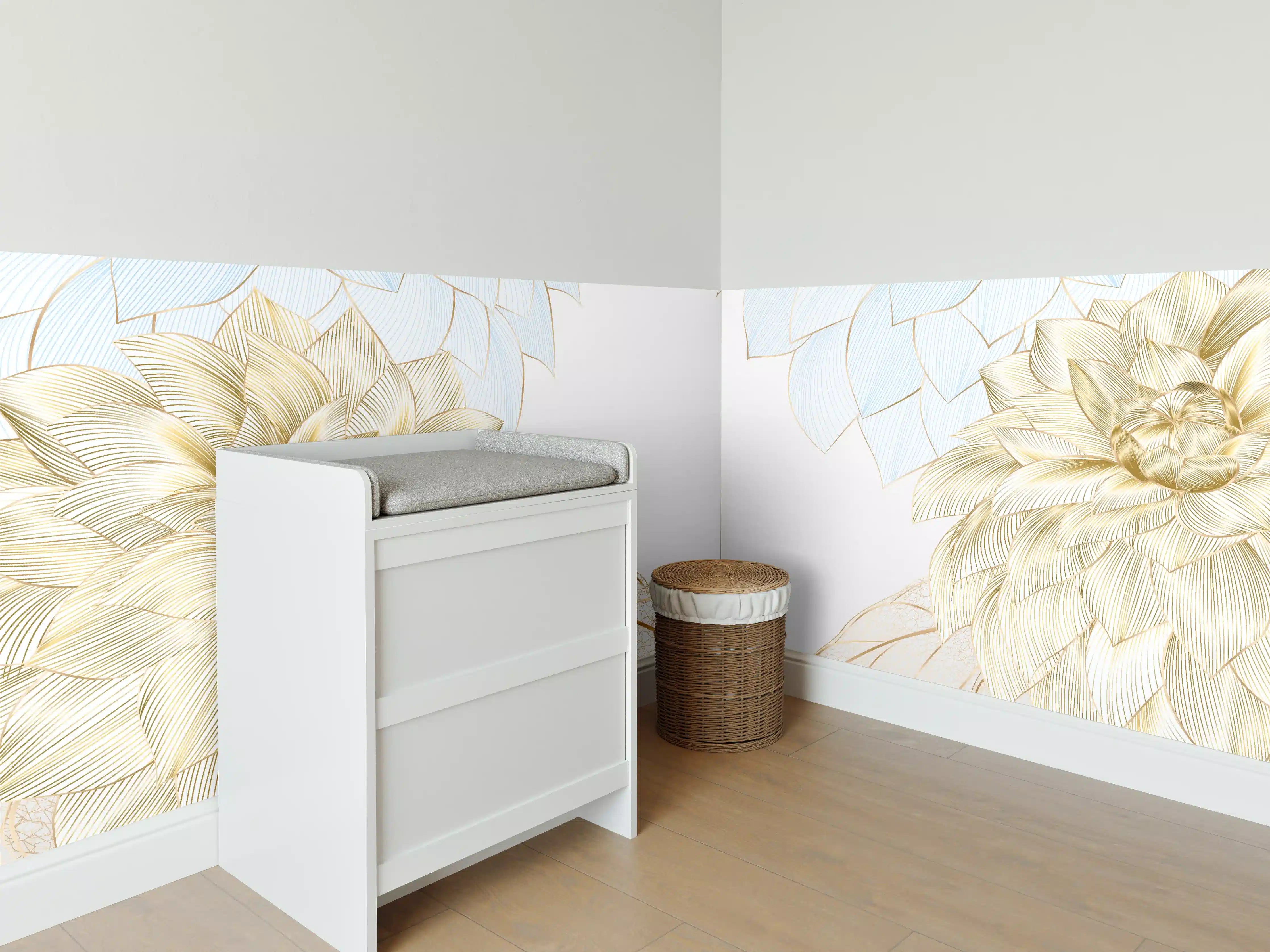 Babyzimmer Wandgestaltung - Gold-Weiß Floral Design