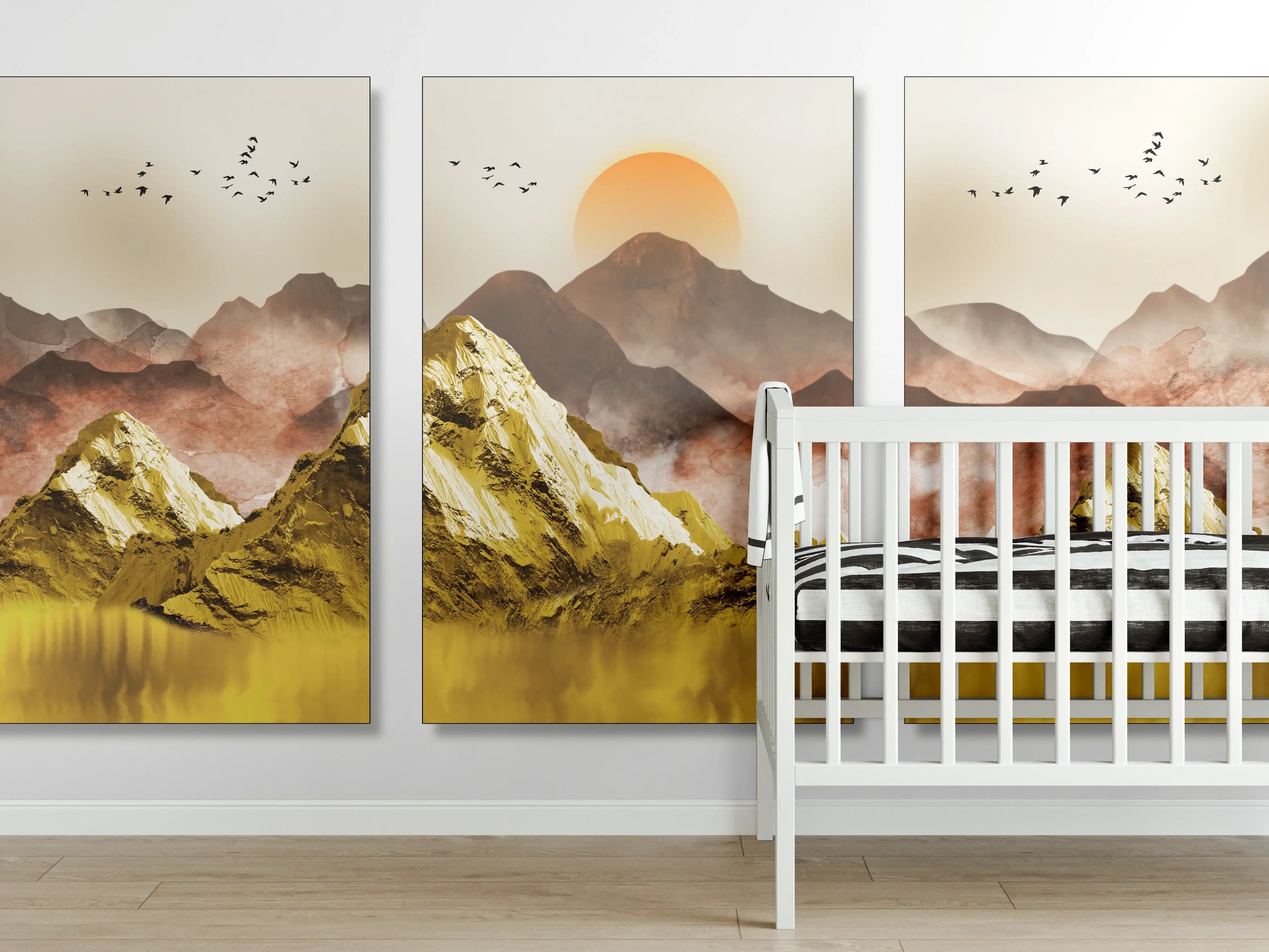 Babyzimmer Wandgestaltung - Goldene Berglandschaft mit Sonnenaufgang