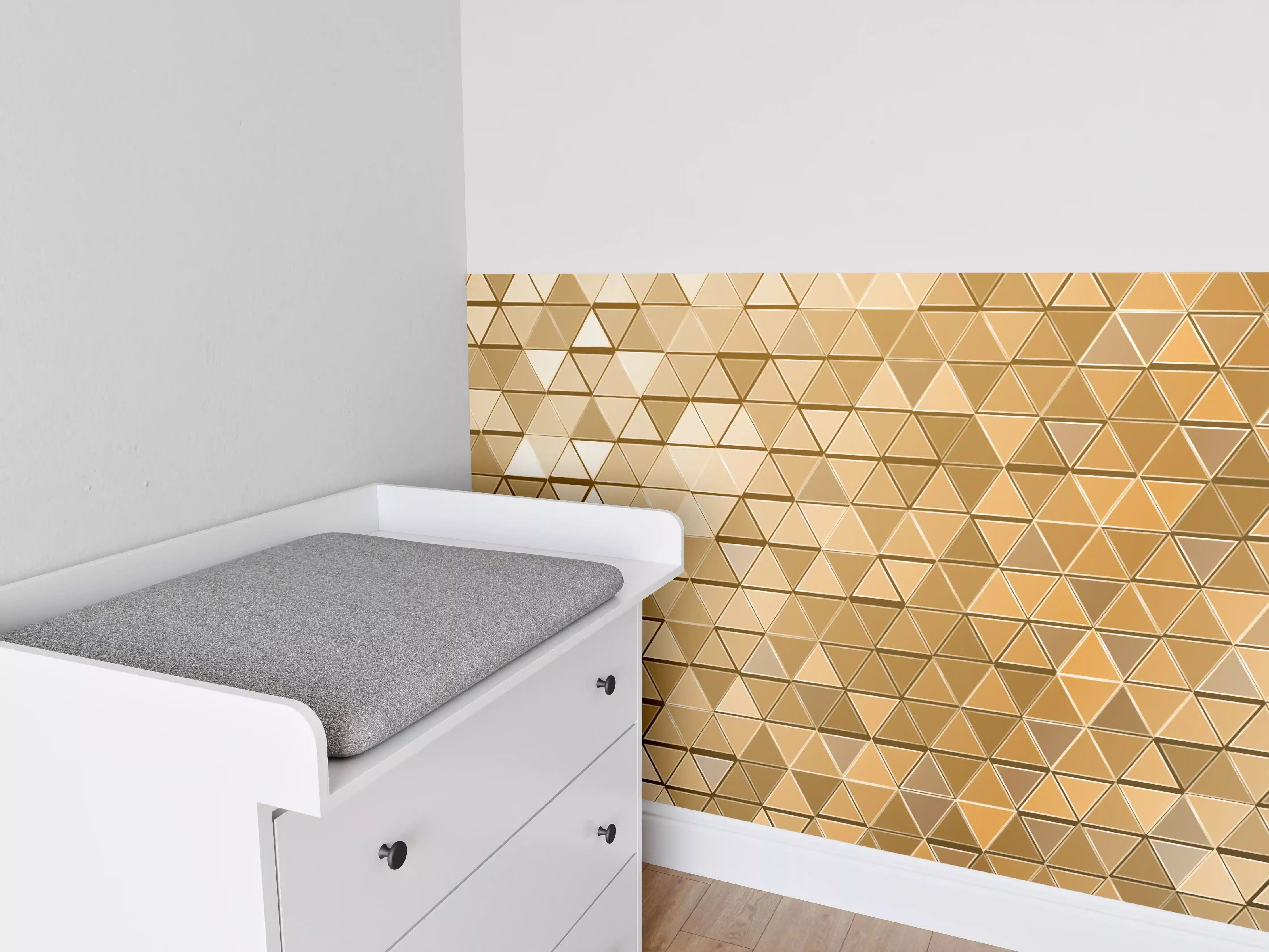 Babyzimmer Wandgestaltung - Goldene Metall-Mosaikstruktur