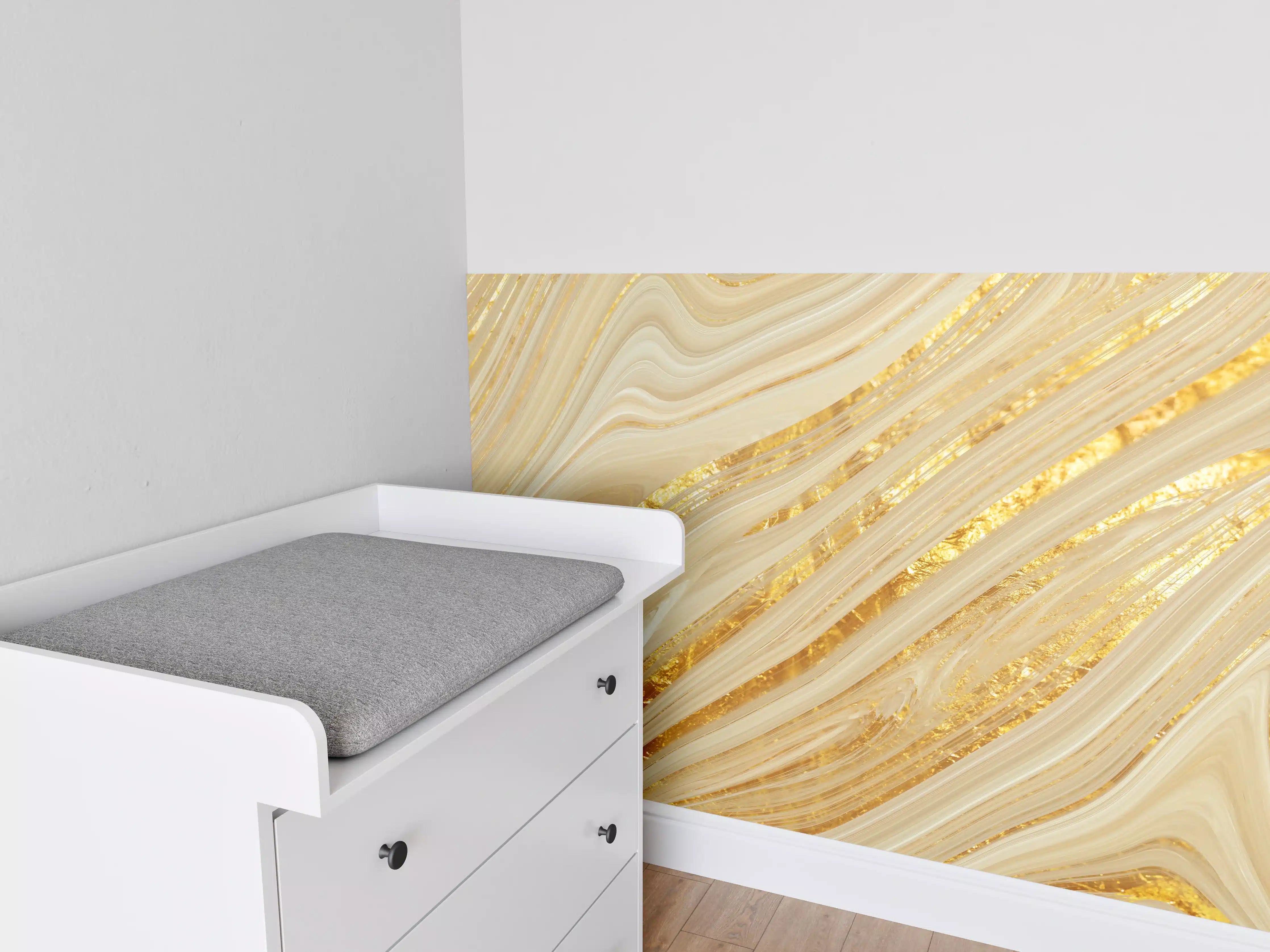 Babyzimmer Wandgestaltung - Goldene wellenförmige Marmorierung