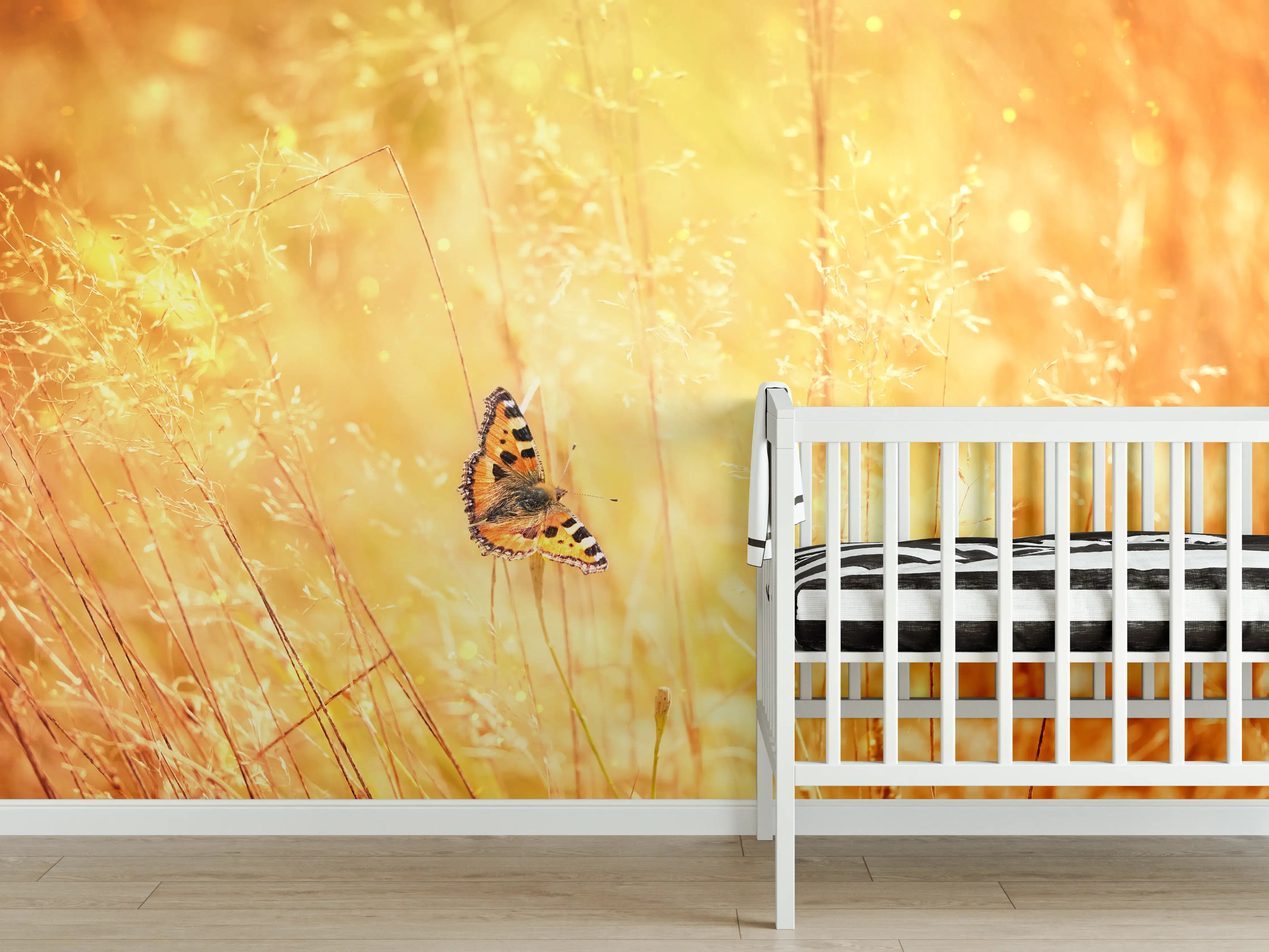 Babyzimmer Wandgestaltung - Goldener Sonnenuntergang mit Schmetterling