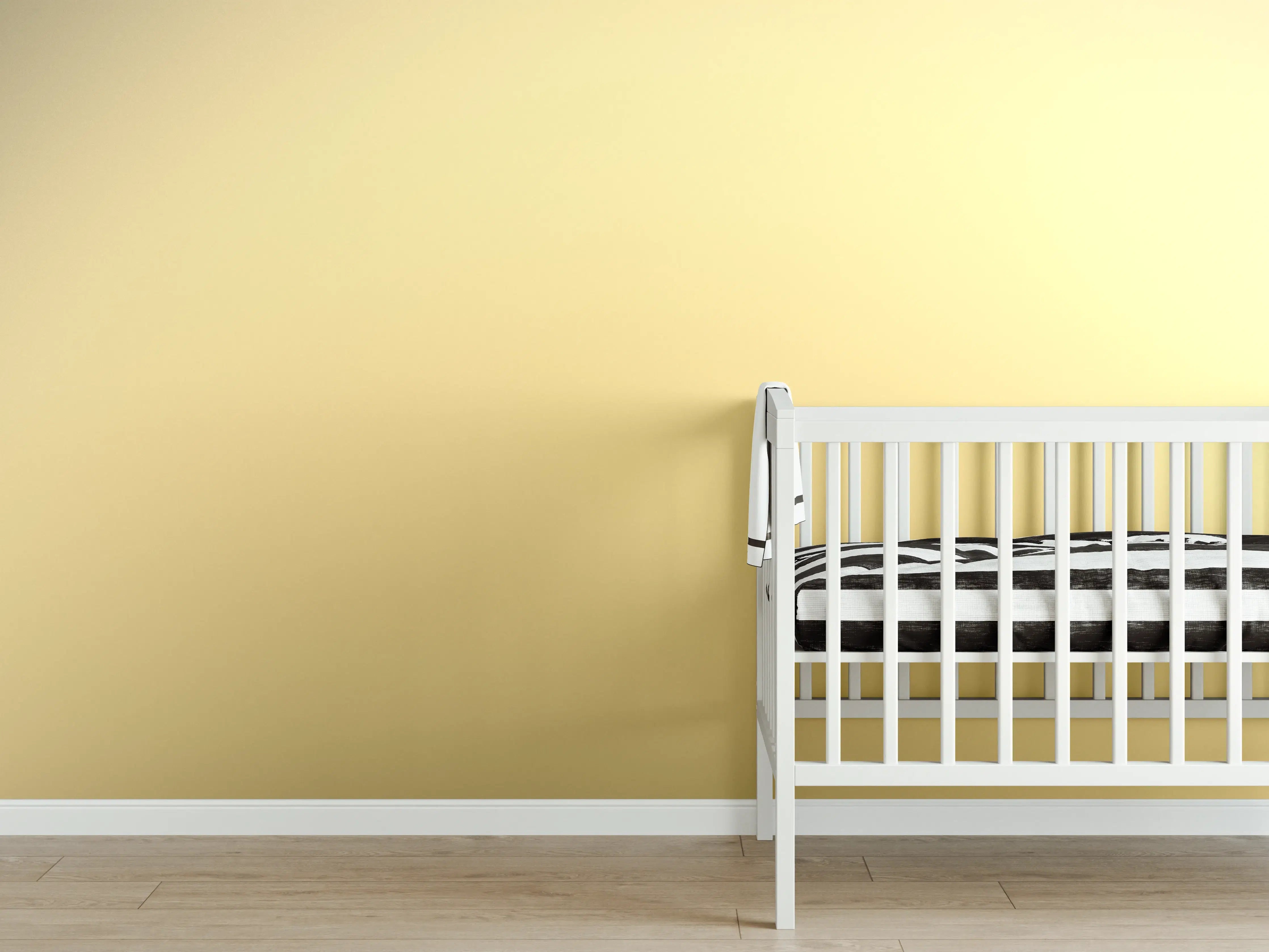 Babyzimmer Wandgestaltung - Goldenes poliertes Metall