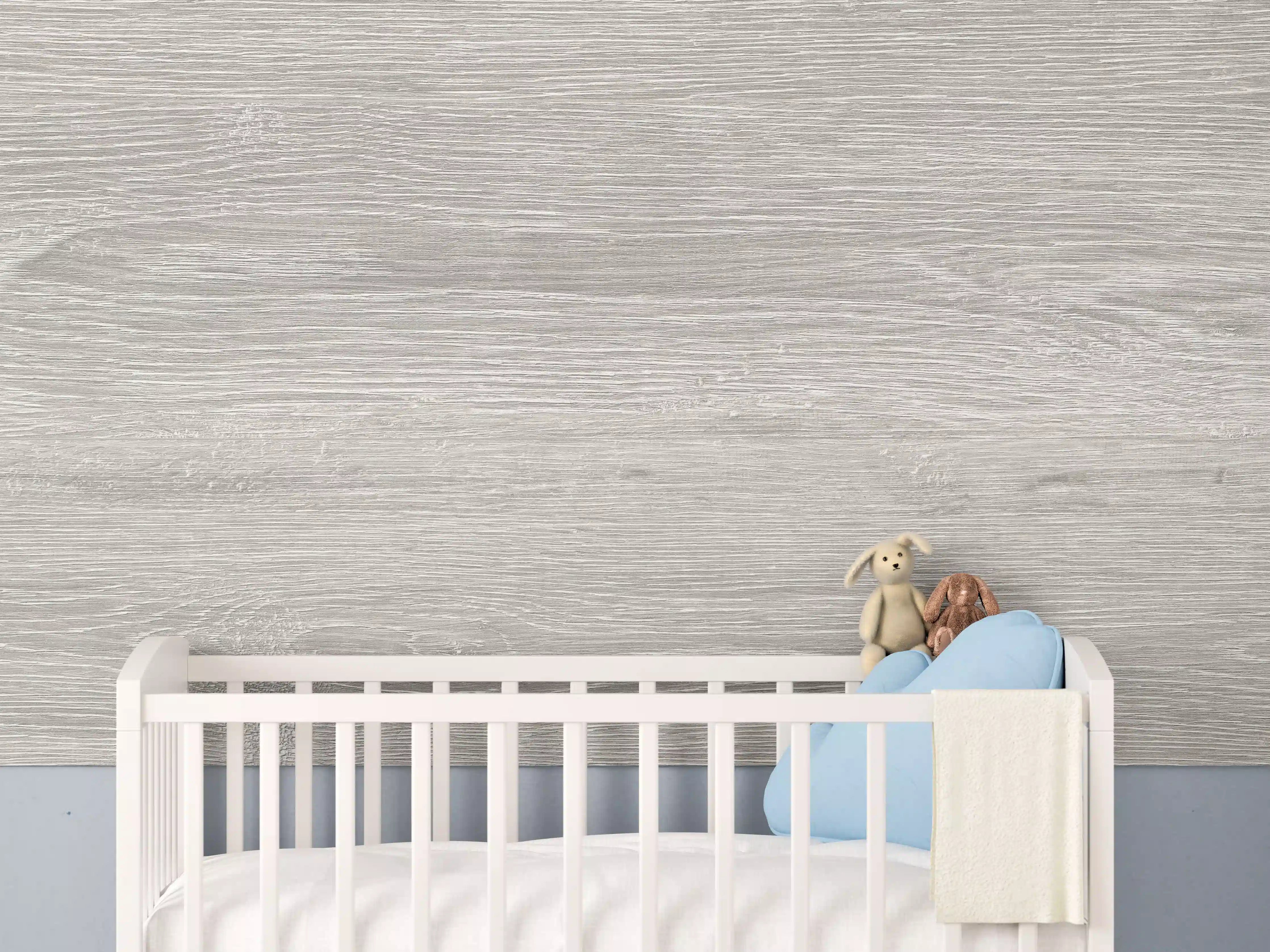 Babyzimmer Wandgestaltung - Gräuliche Eichenholzplatte