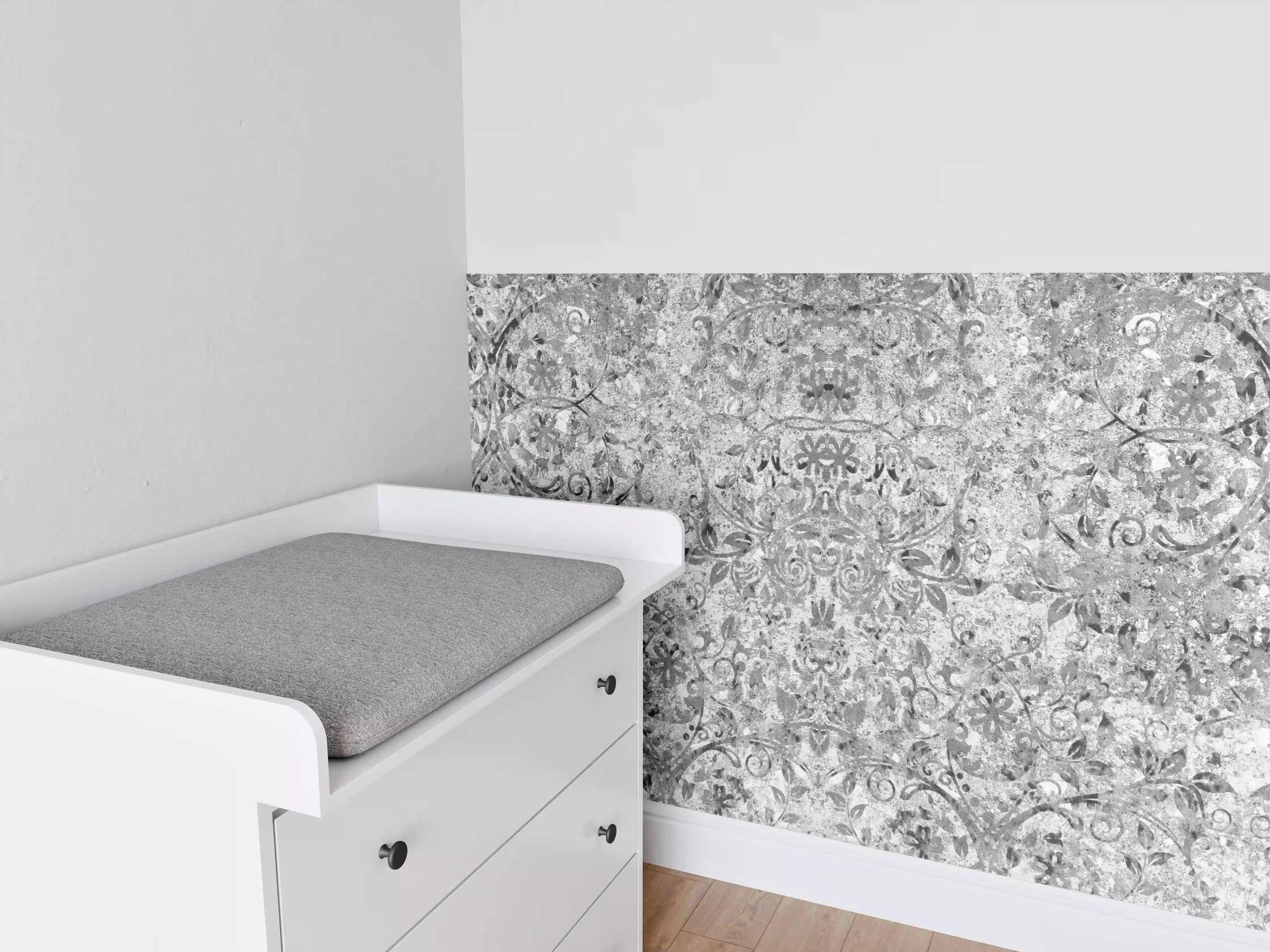 Babyzimmer Wandgestaltung - Gräuliche gealterte Tapet-Wand