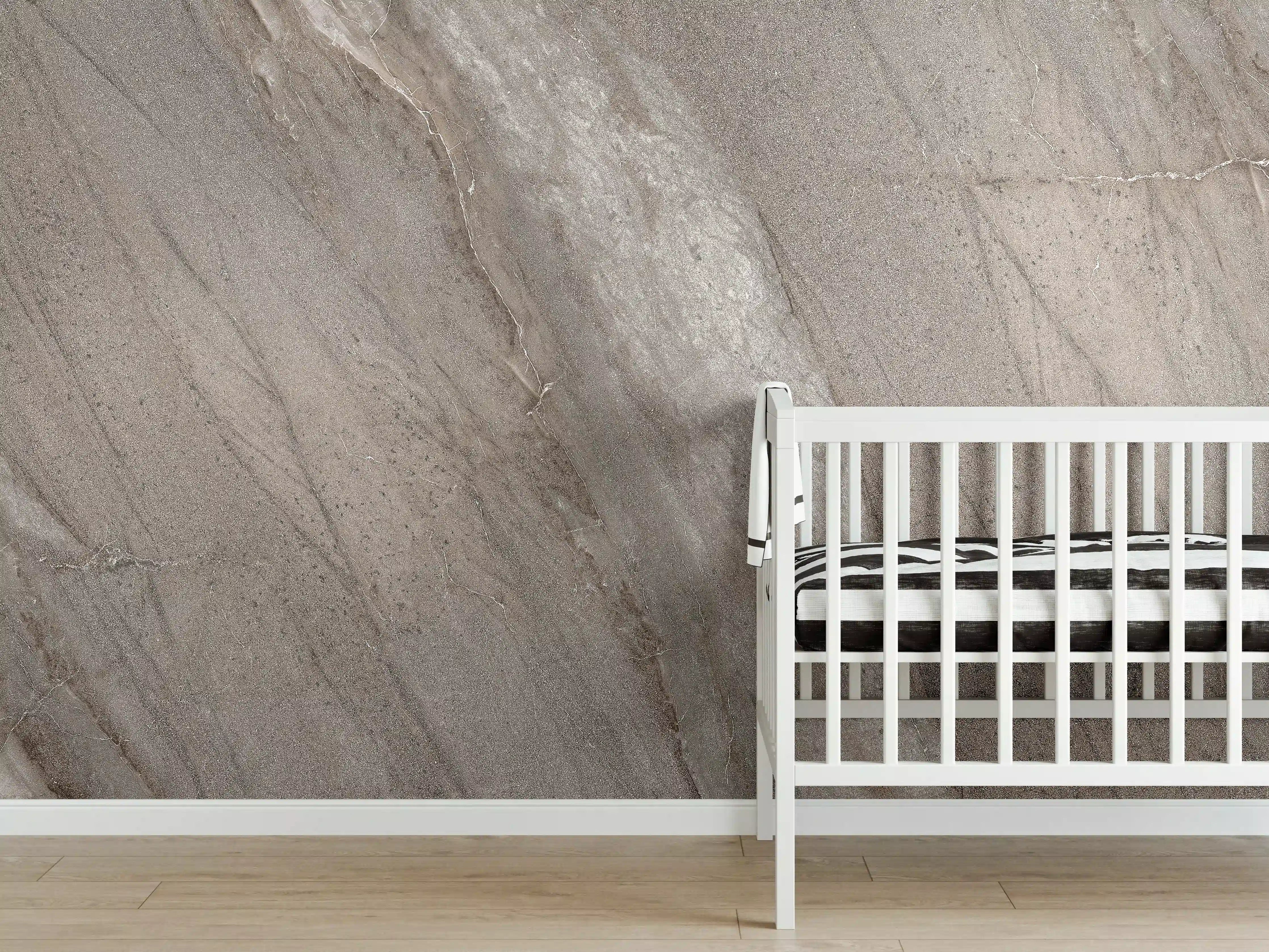 Babyzimmer Wandgestaltung - Gräulicher rissiger Tonstein