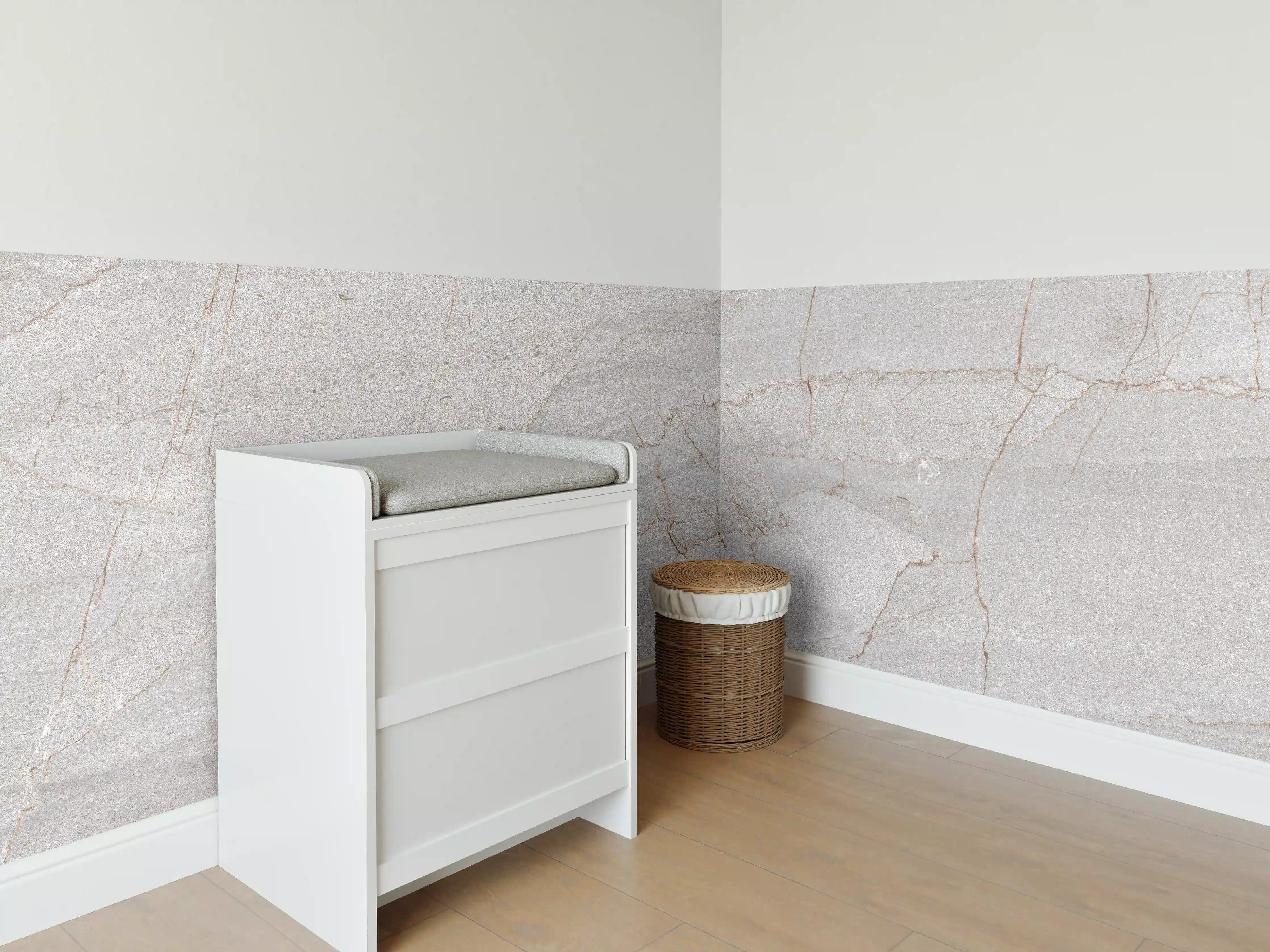 Babyzimmer Wandgestaltung - Gräuliches rissiges Marmormuster 