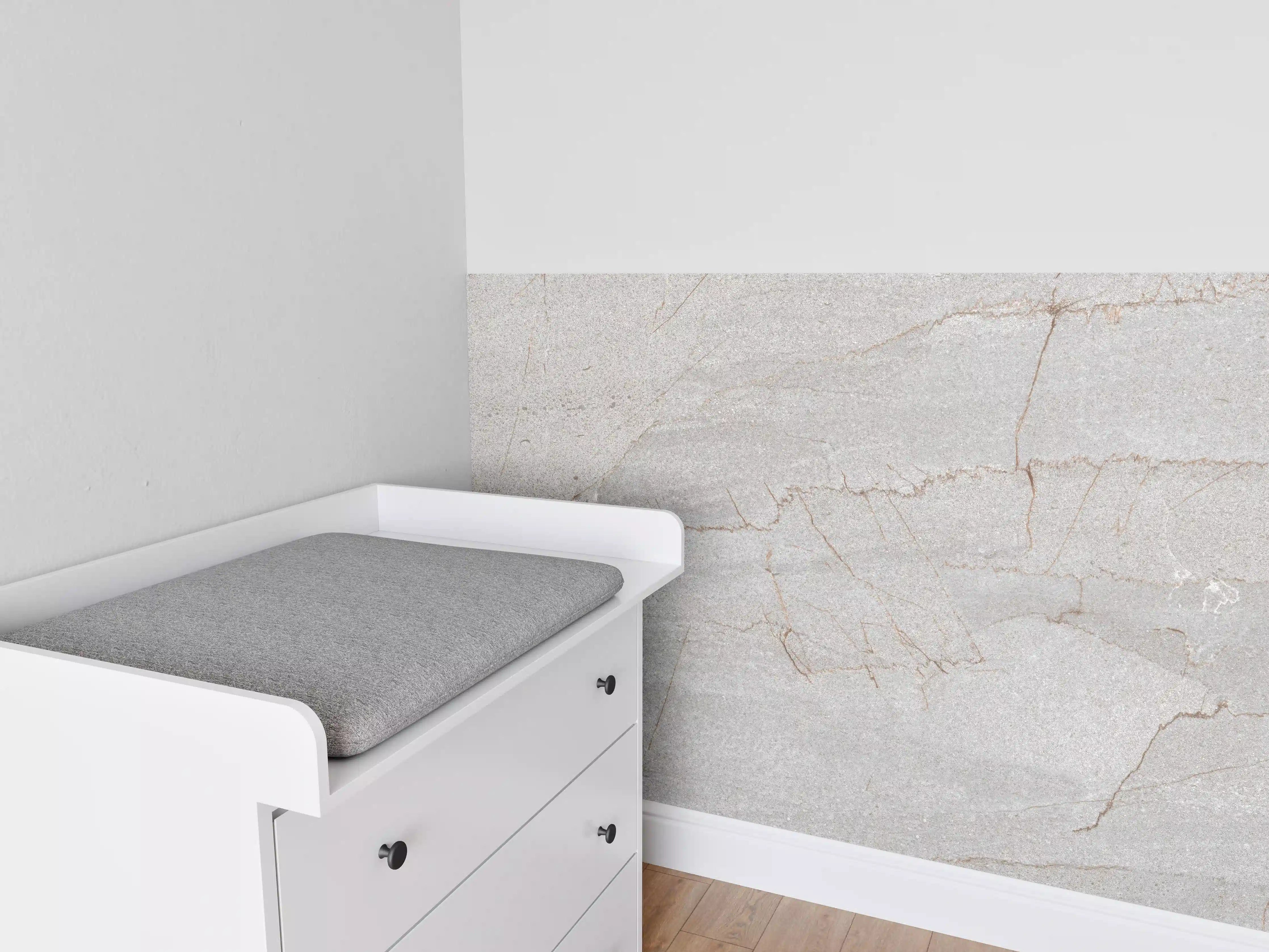 Babyzimmer Wandgestaltung - Gräuliches rissiges Marmormuster 