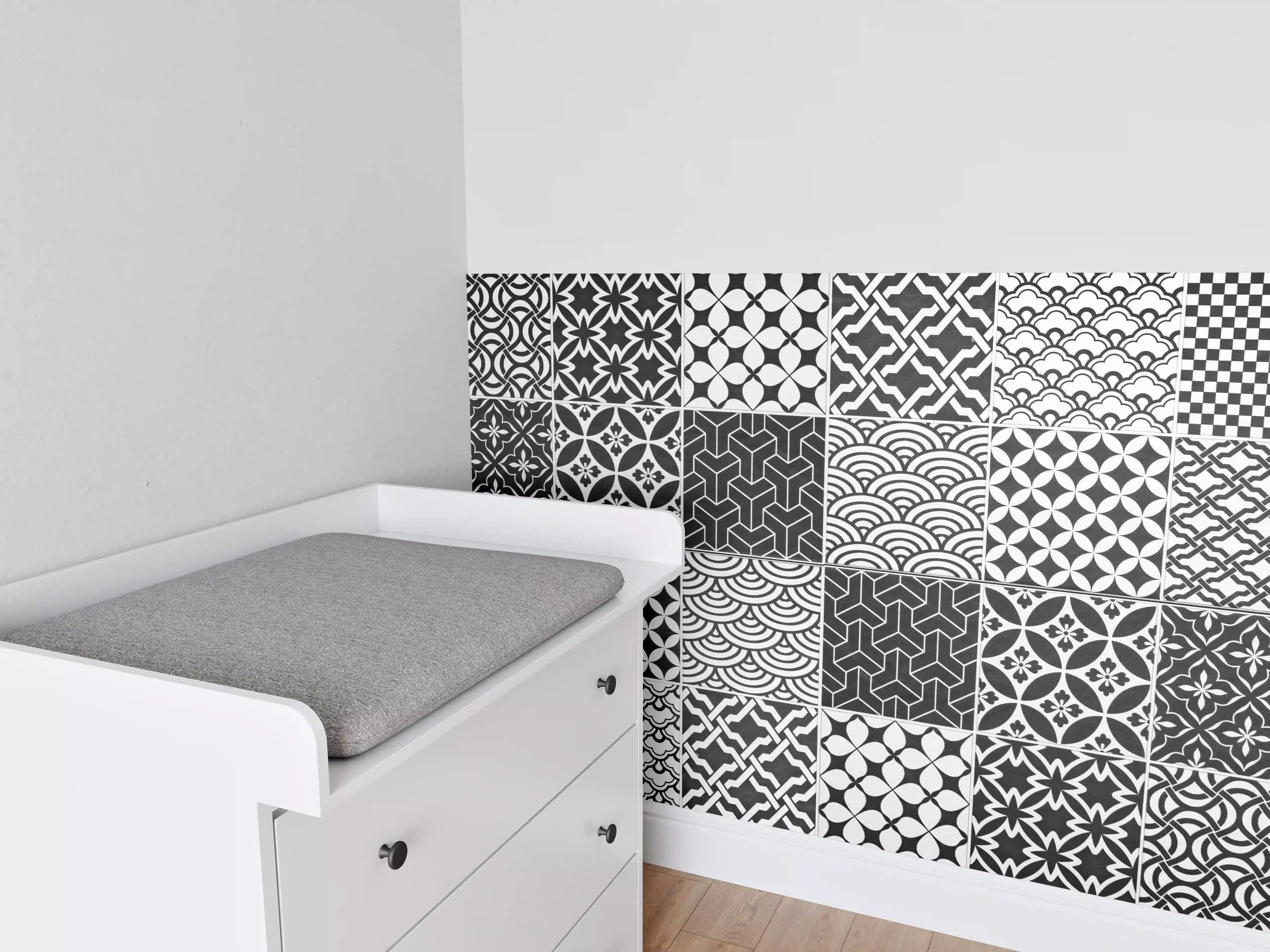 Babyzimmer Wandgestaltung - Grau-Weiß geometrisch Mosaik