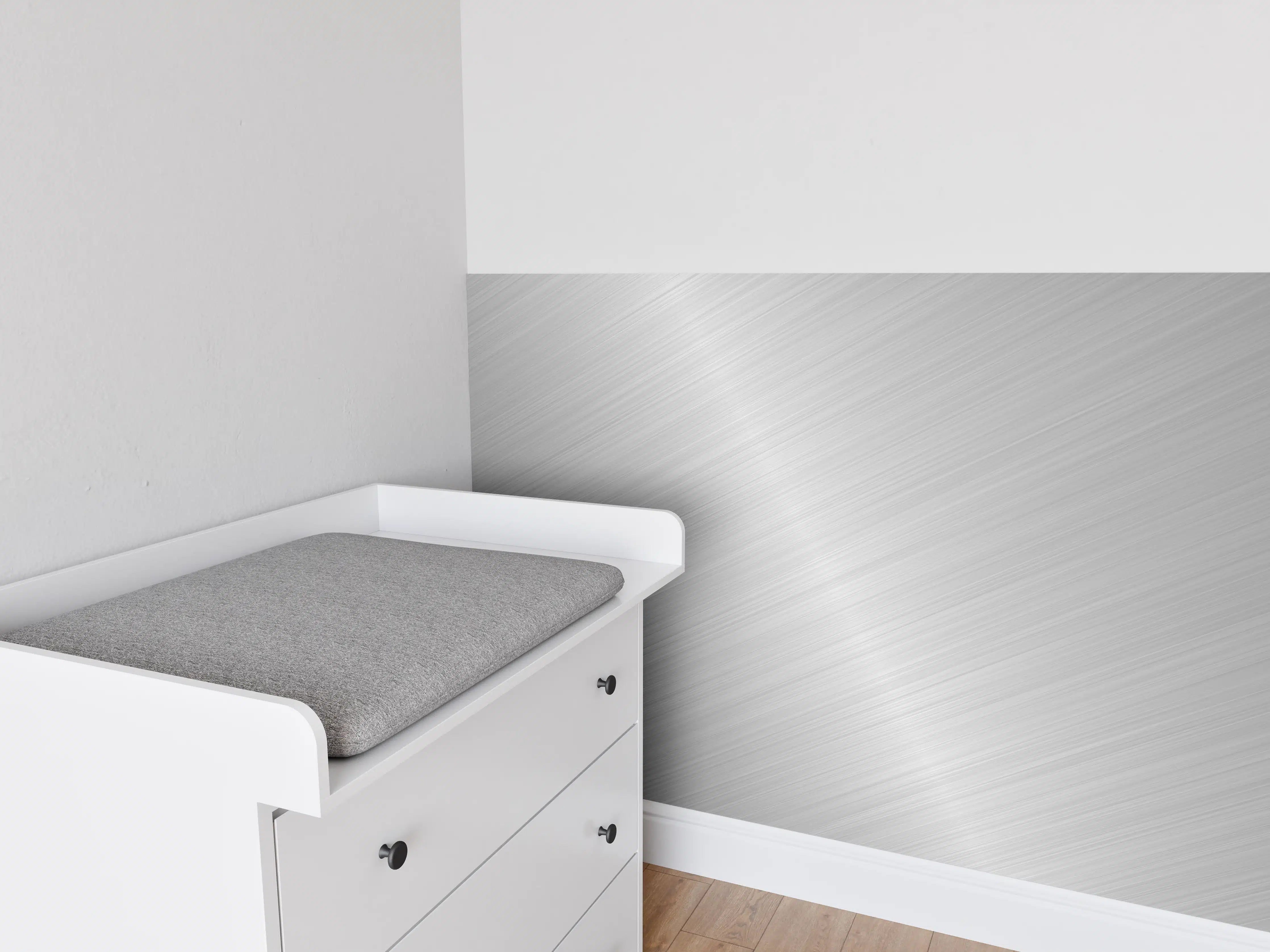 Babyzimmer Wandgestaltung - Grau-metallic Oberfläche mit Metallic-Effekt