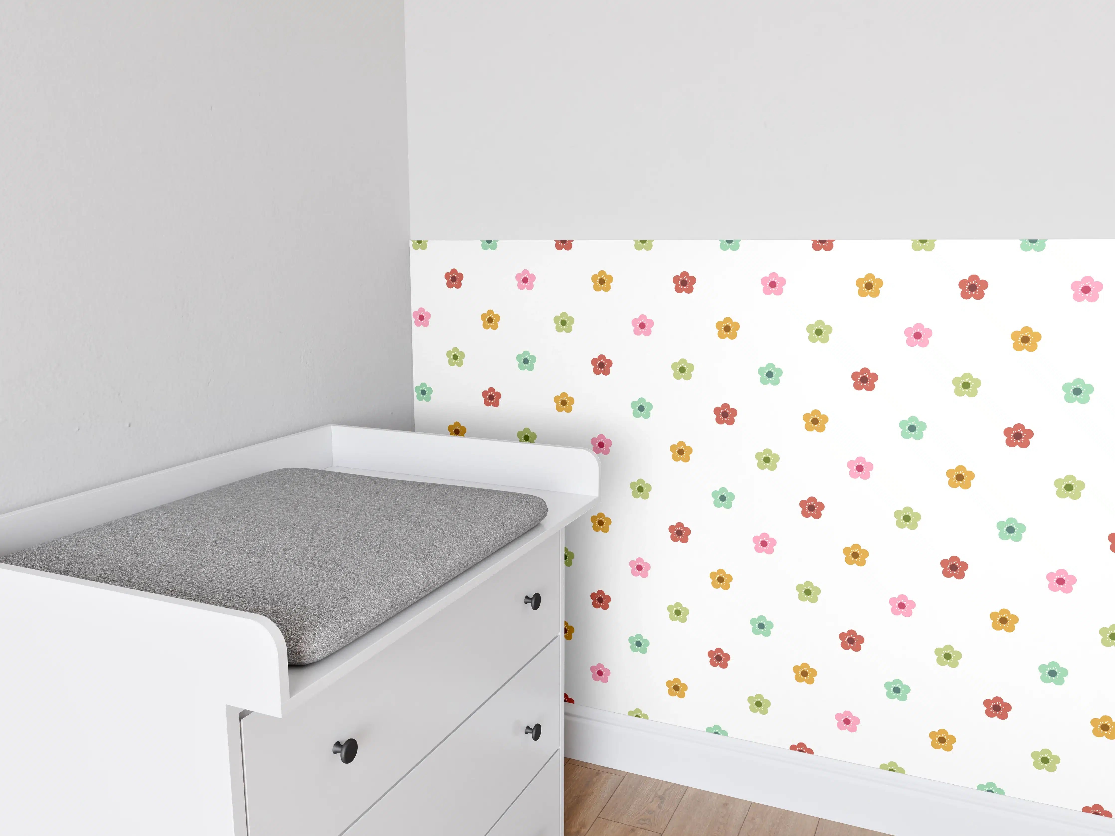Babyzimmer Wandgestaltung - Graue Blüten auf hellem Grund