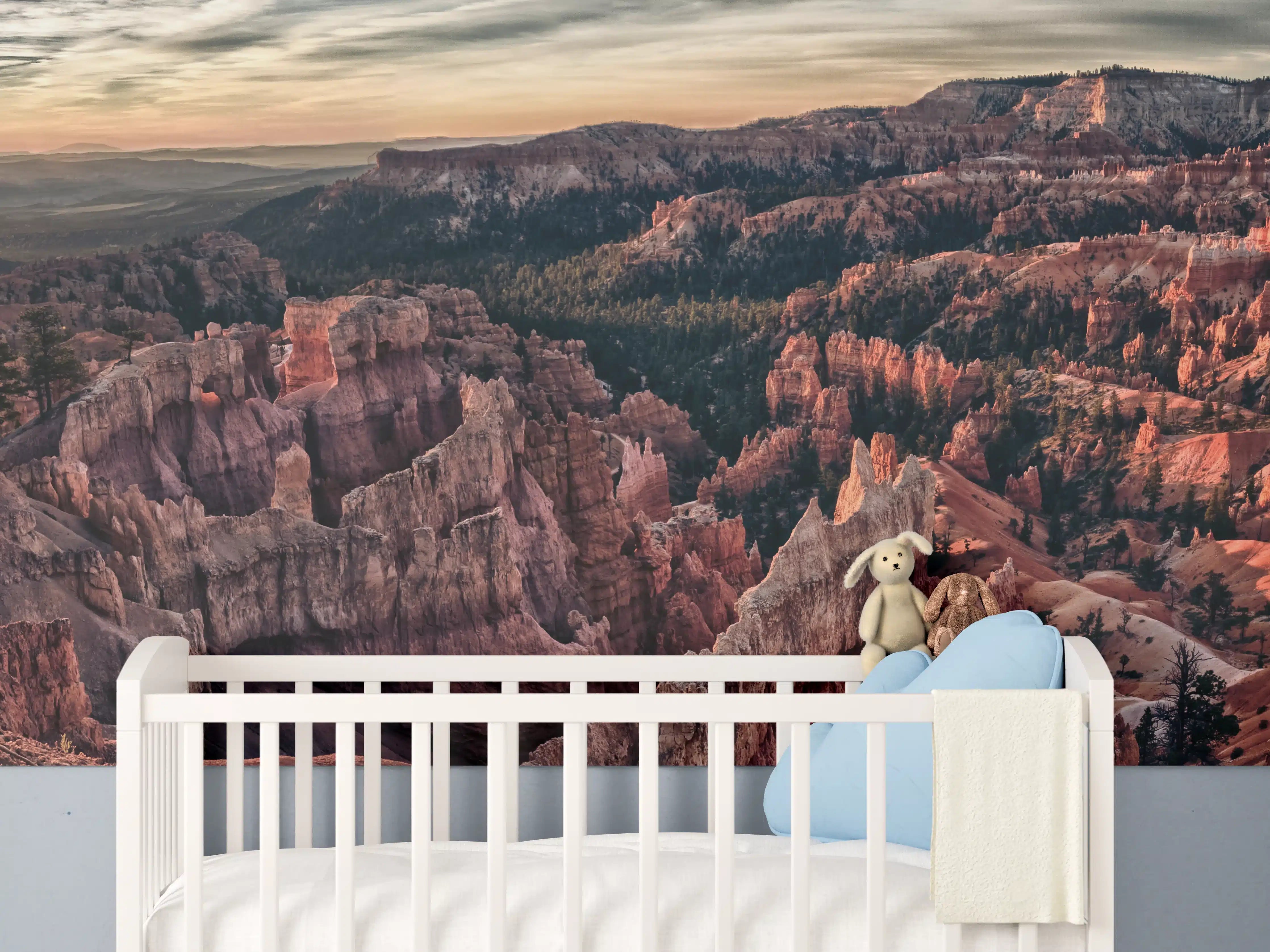 Babyzimmer Wandgestaltung - Graue Felsen im Abendlicht