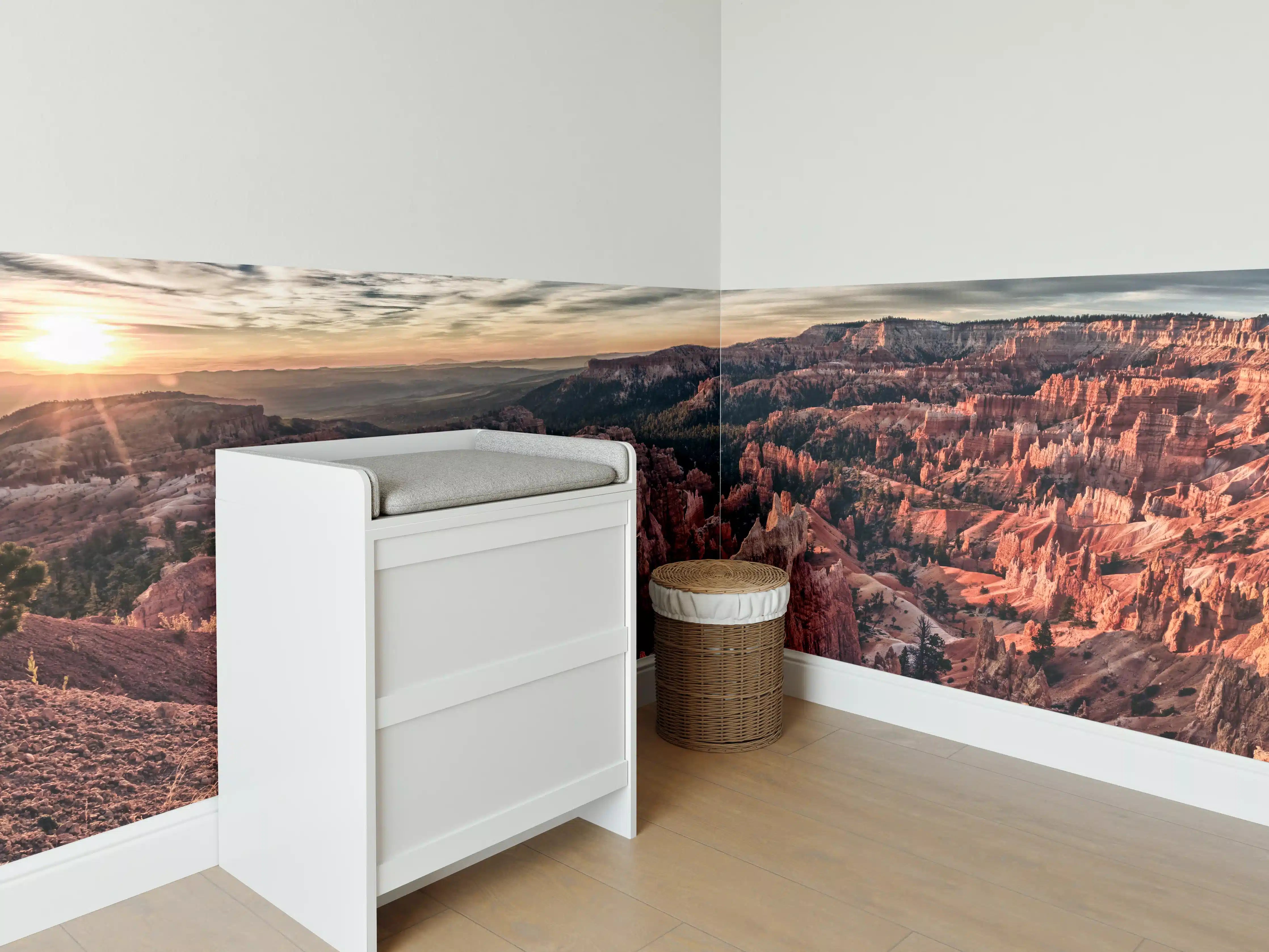 Babyzimmer Wandgestaltung - Graue Felsen im Abendlicht