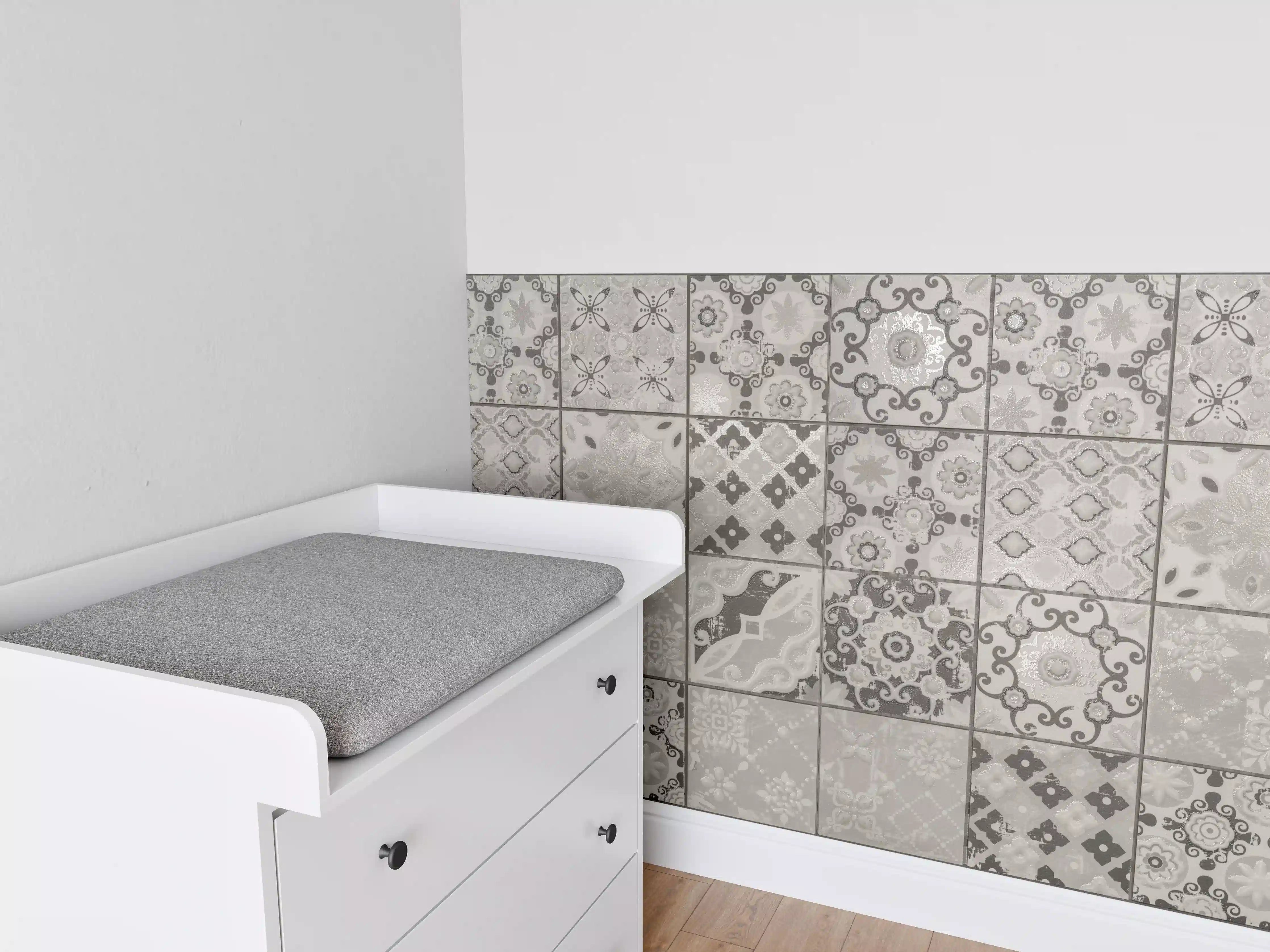 Babyzimmer Wandgestaltung - Graue Fliesenmuster