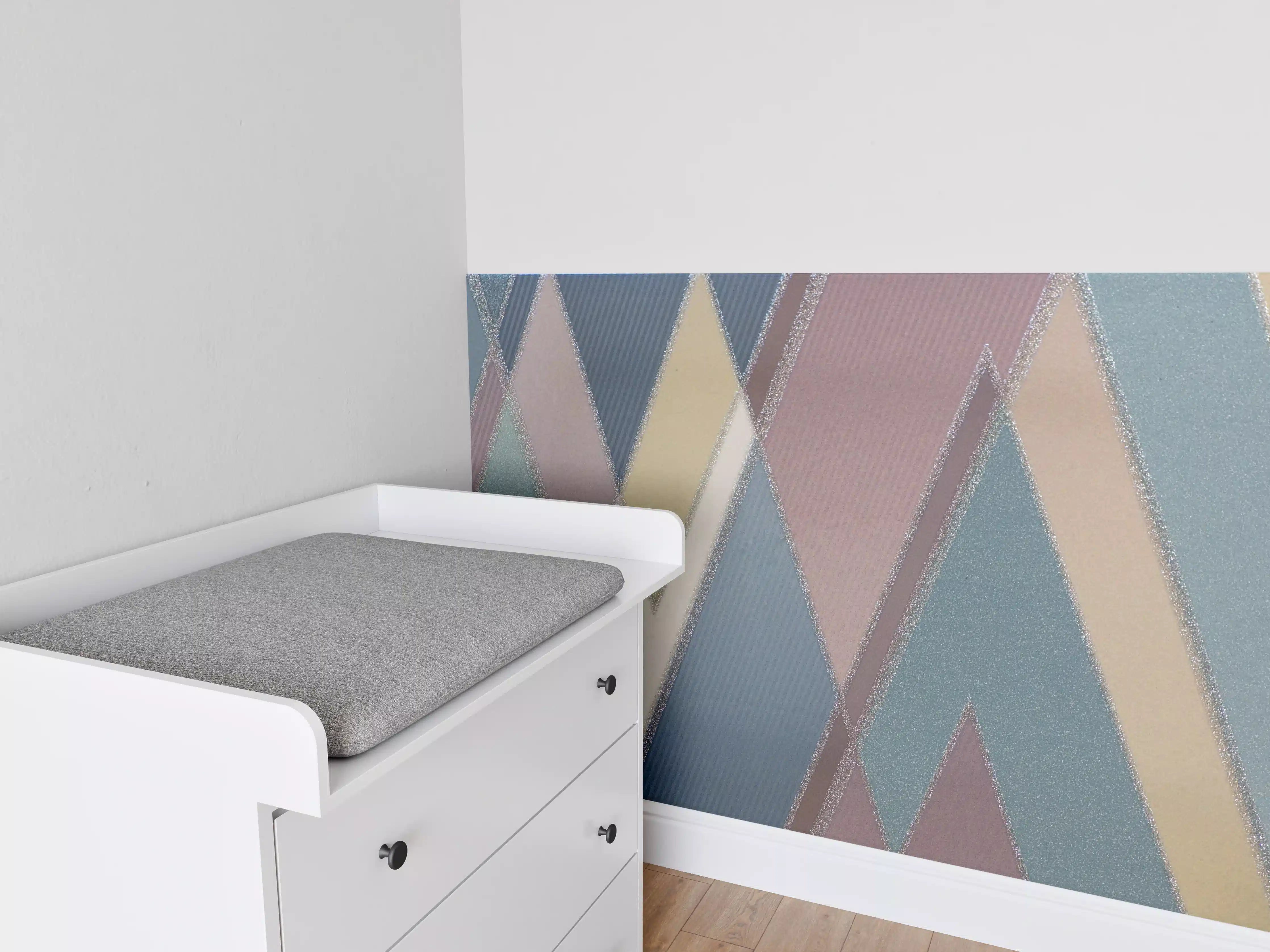 Babyzimmer Wandgestaltung - Graue Geometrien an weißen Wänden