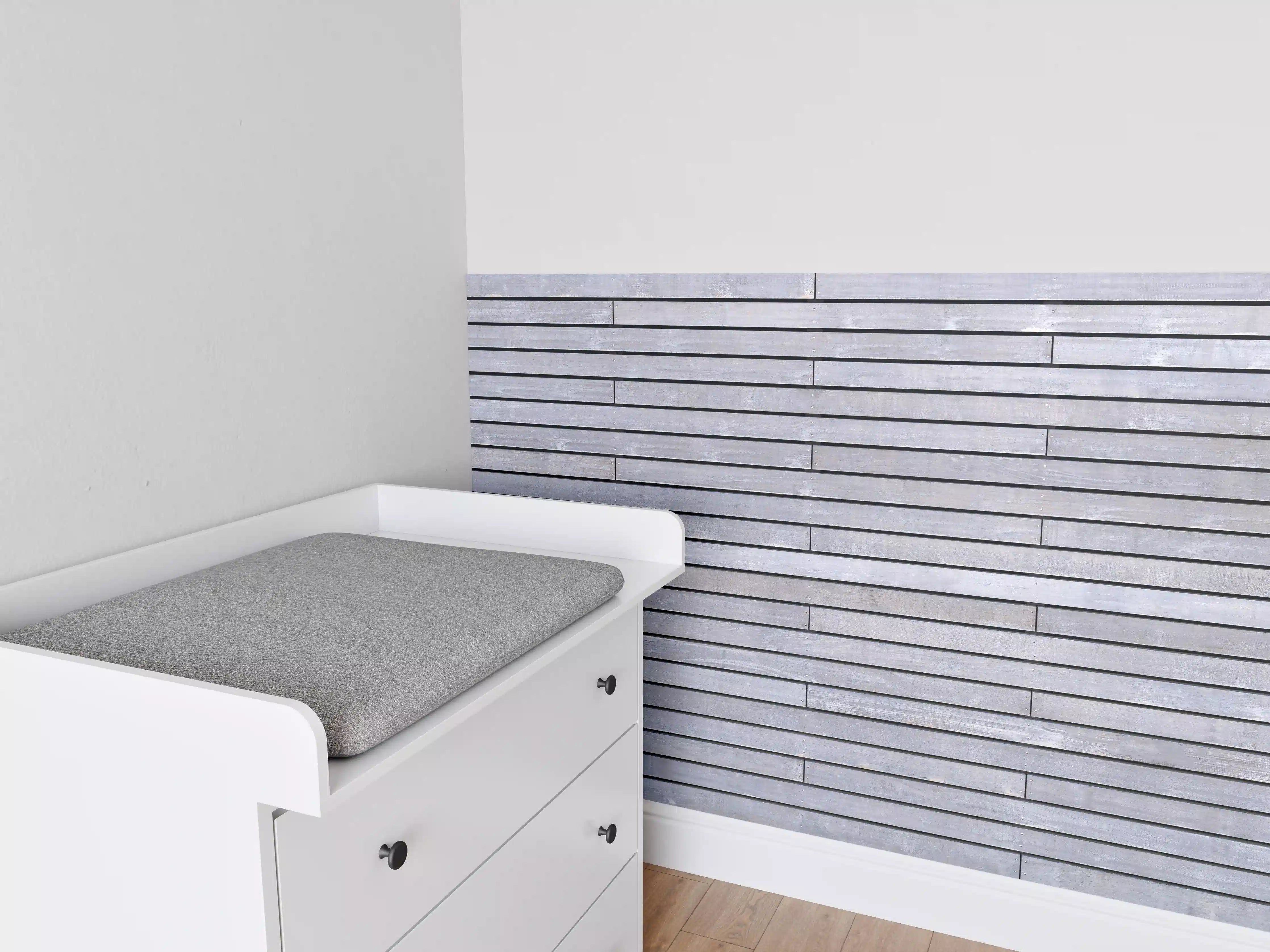 Babyzimmer Wandgestaltung - Graue Holzverkleidung