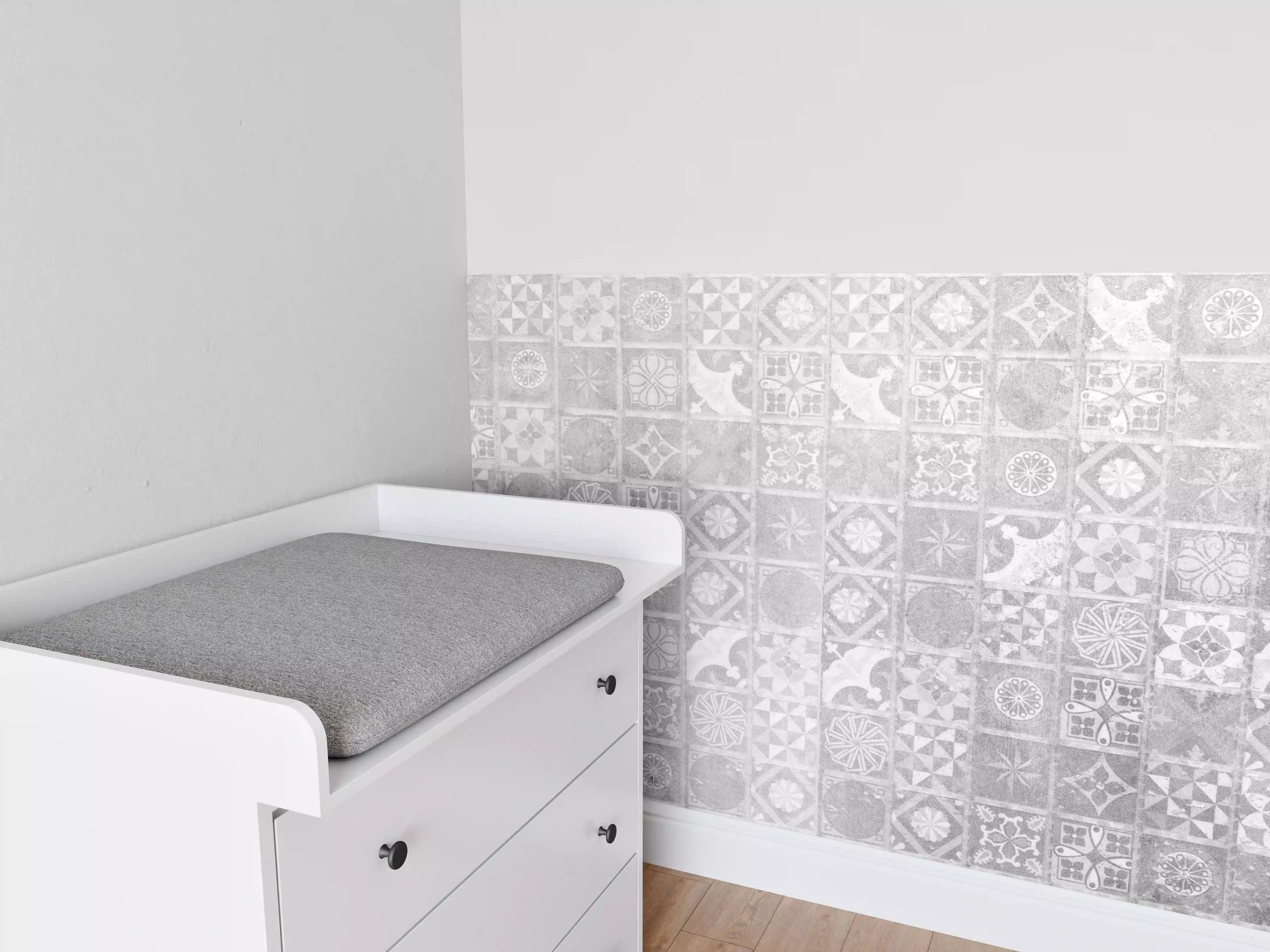 Babyzimmer Wandgestaltung - Graue Mosaik-Fliesen mit Vintage-Charme