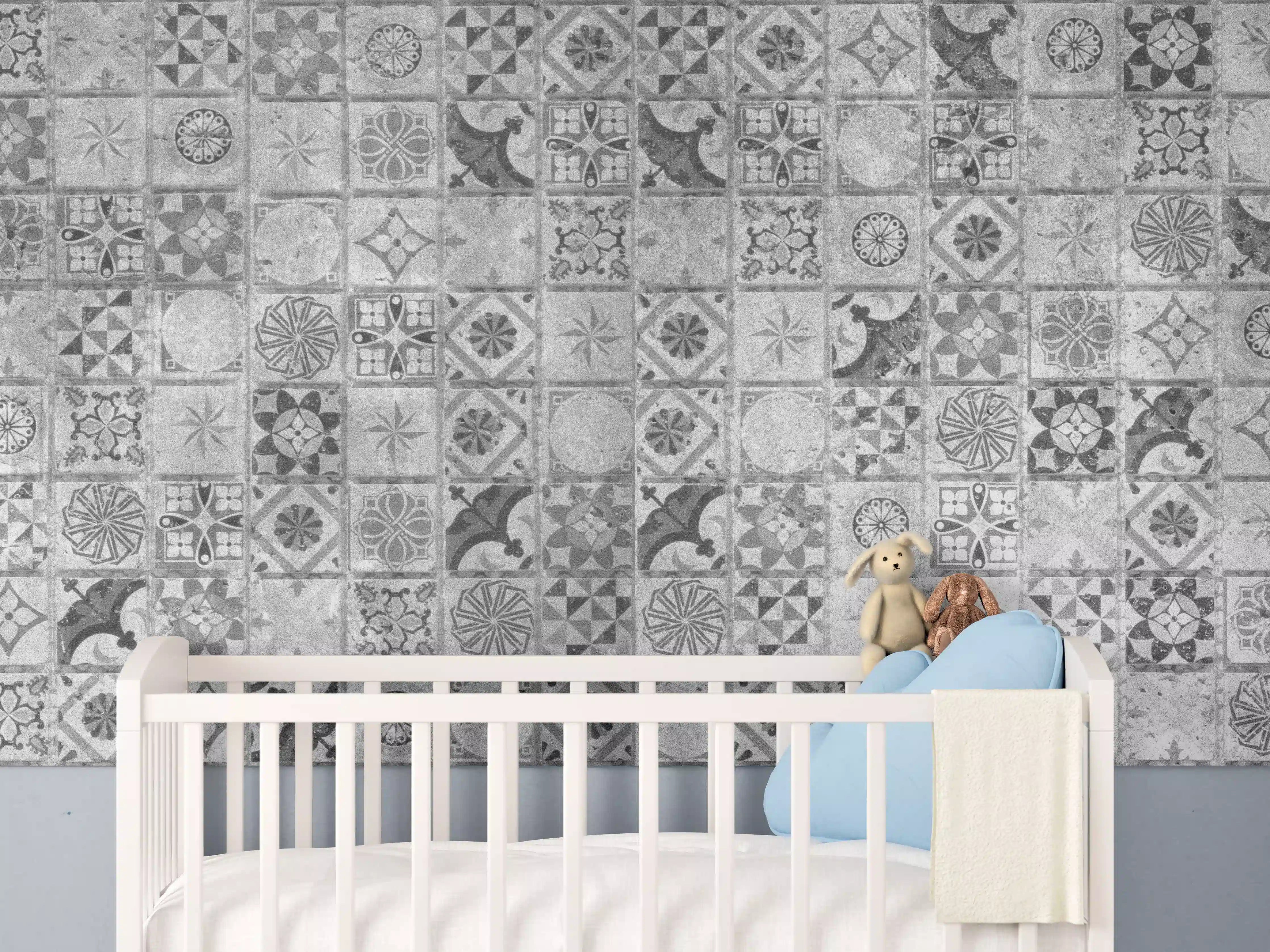 Babyzimmer Wandgestaltung - Graue Mosaik-Fliesen mit geometrischen Mustern