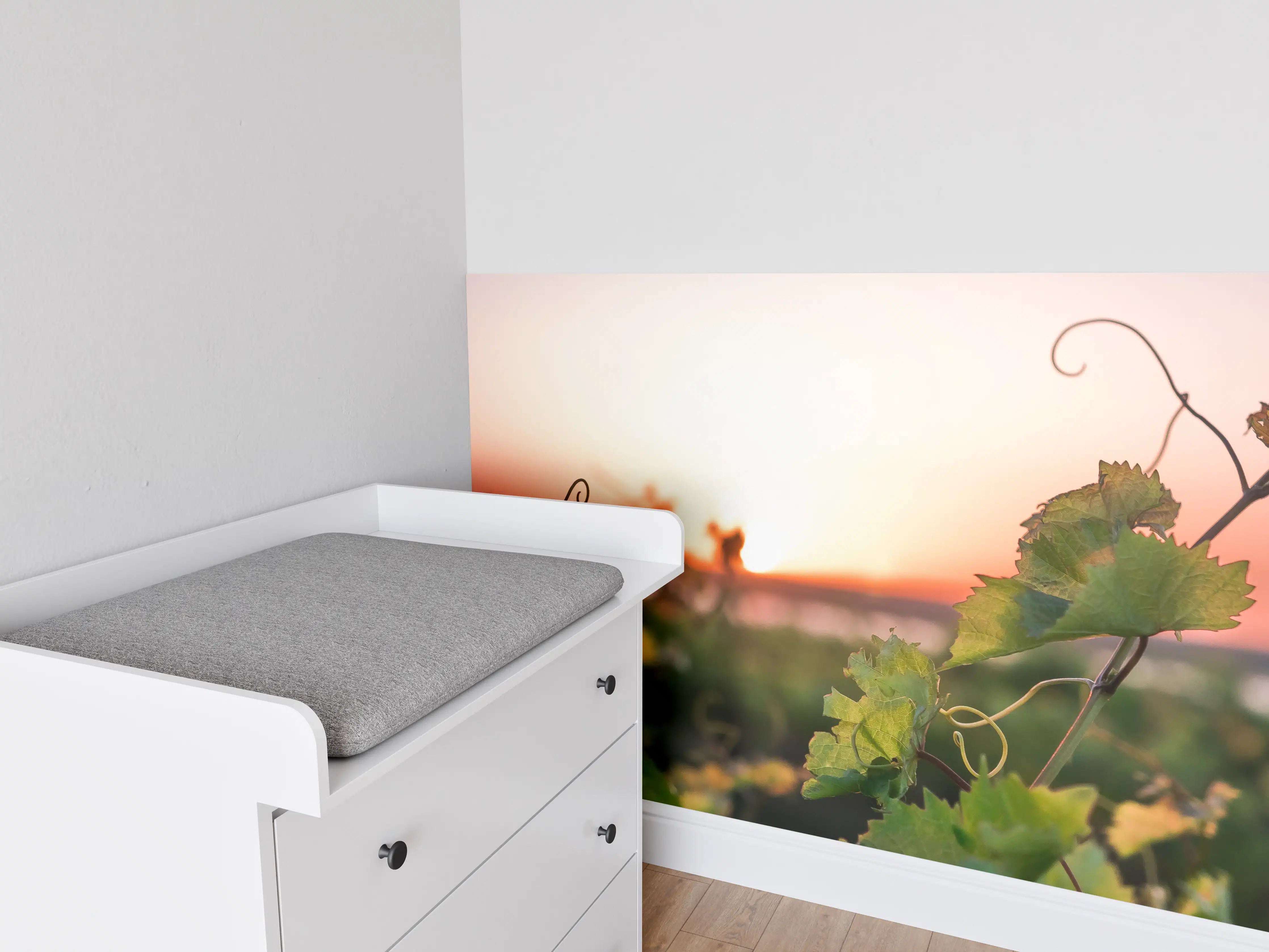 Babyzimmer Wandgestaltung - Graue Schatten im Weingarten