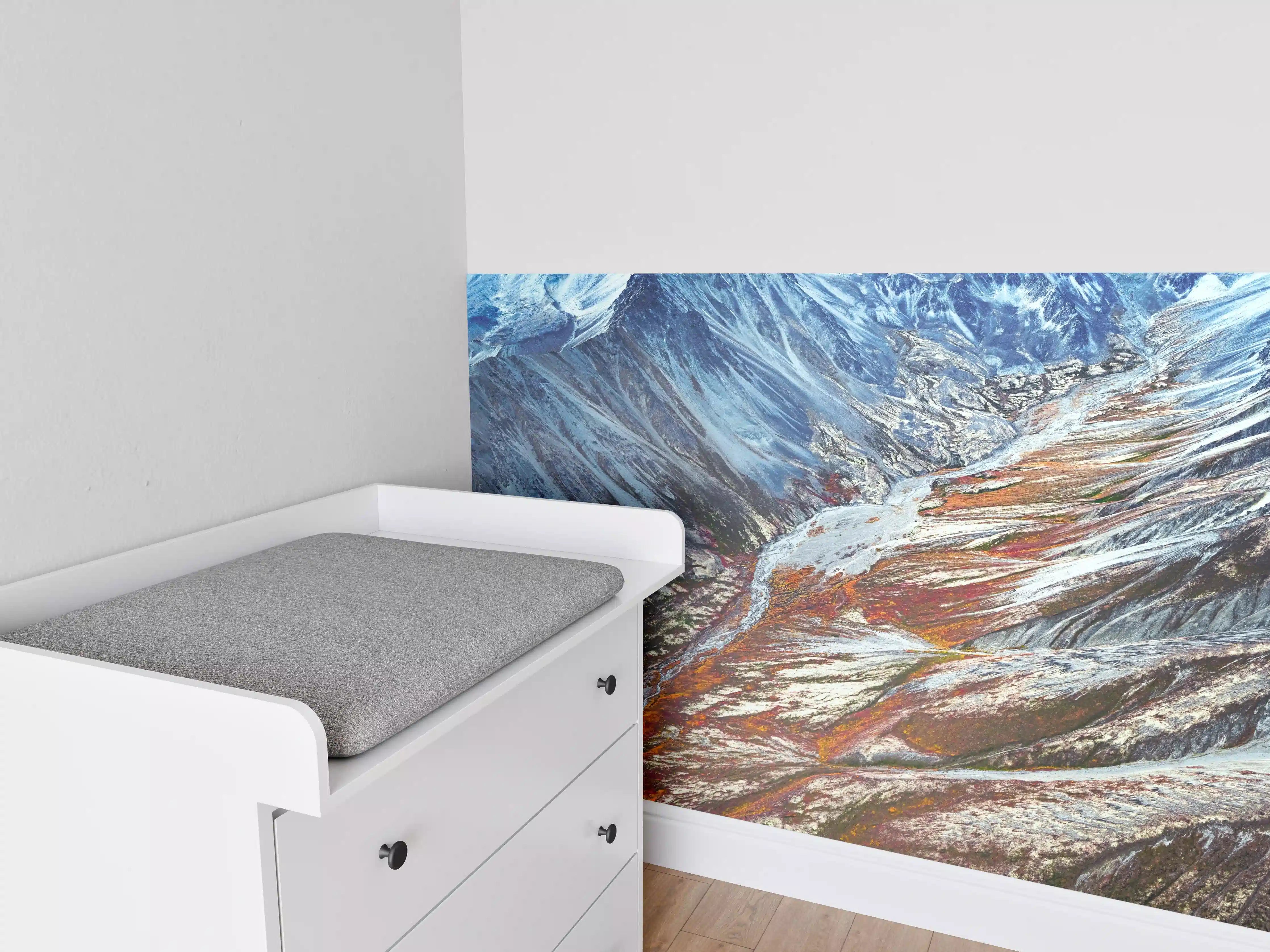 Babyzimmer Wandgestaltung - Graue Schneegipfelpracht