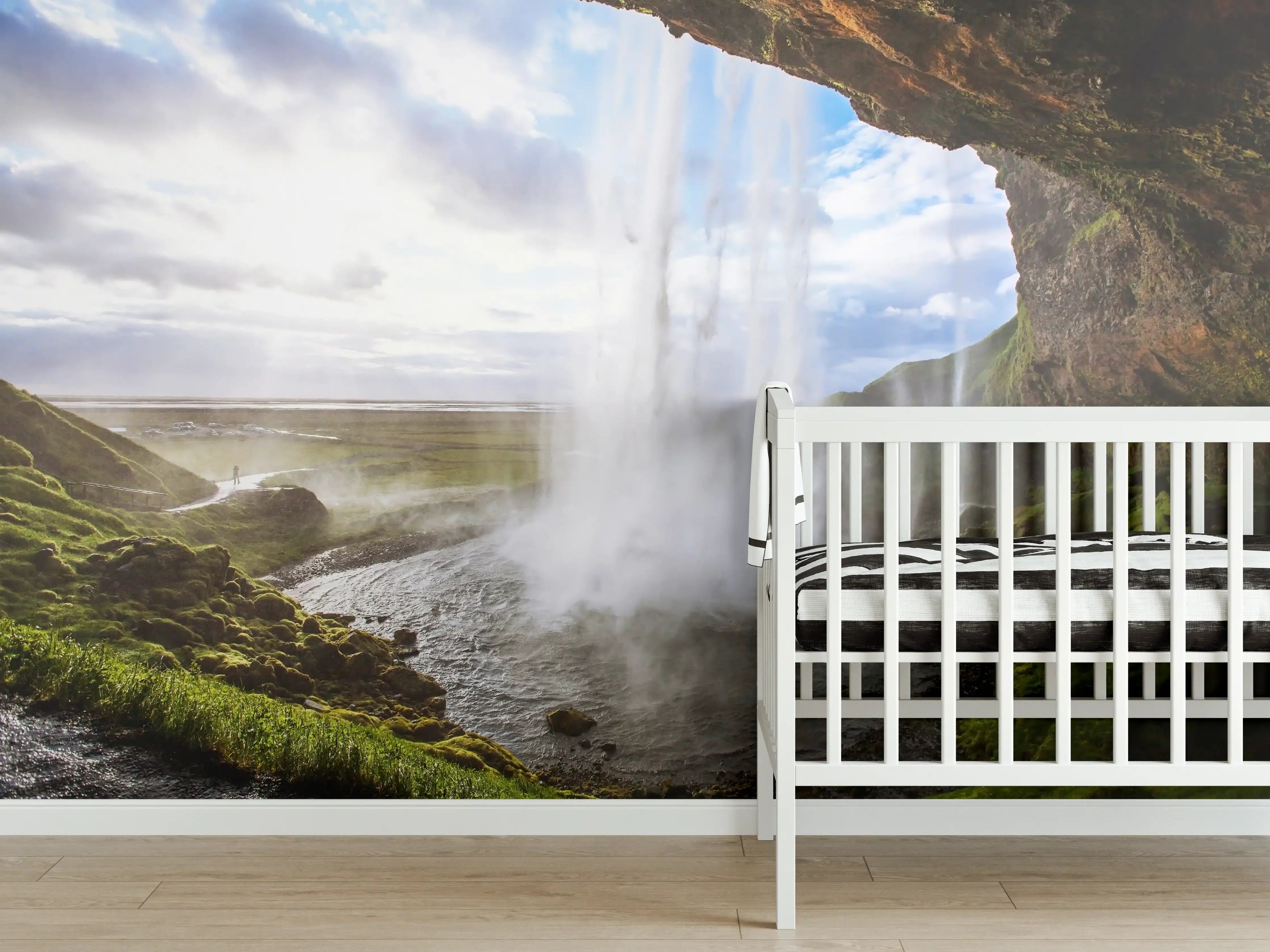 Babyzimmer Wandgestaltung - Grauer Wasserfall in Wildnis