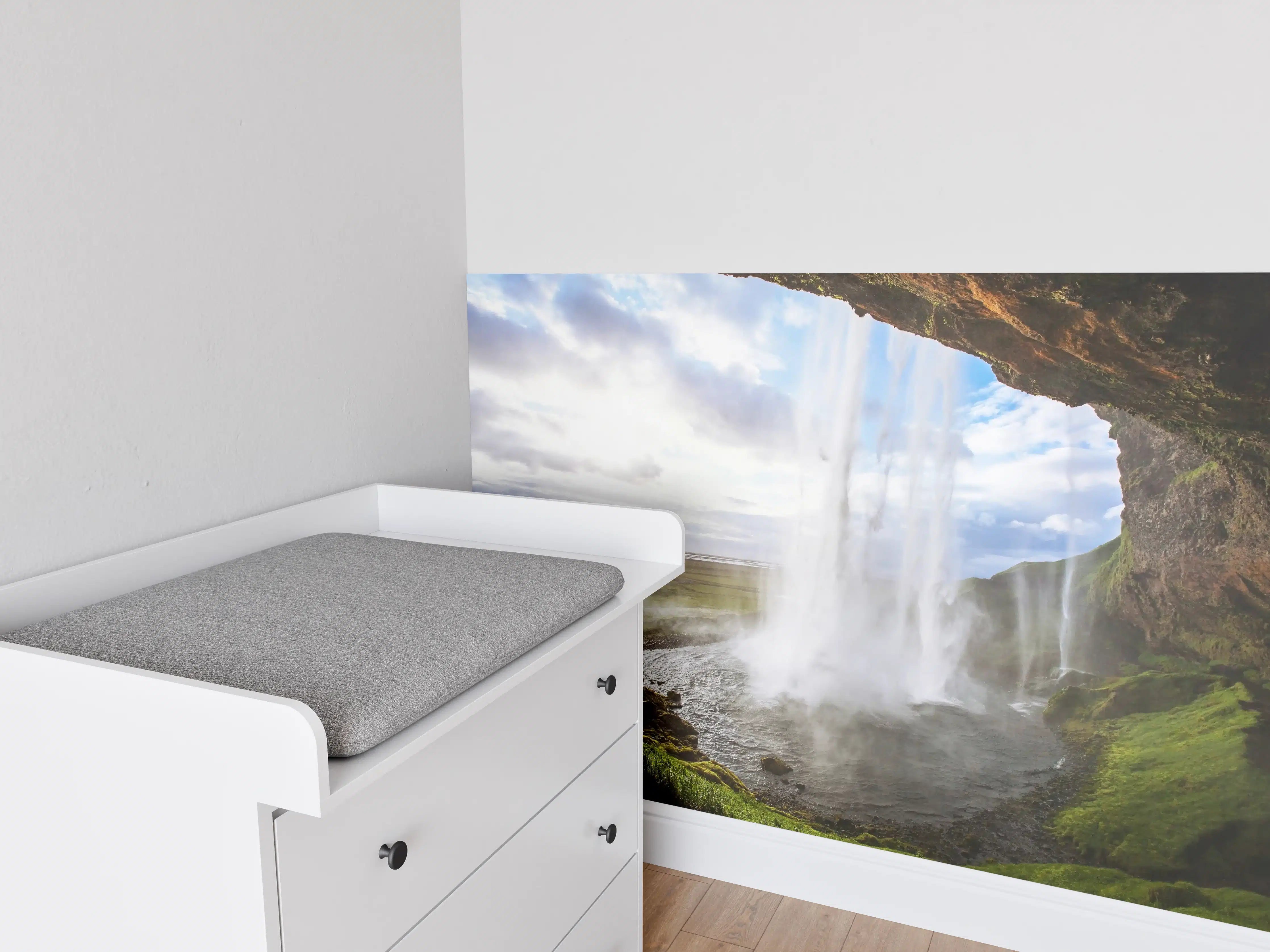Babyzimmer Wandgestaltung - Grauer Wasserfall in Wildnis