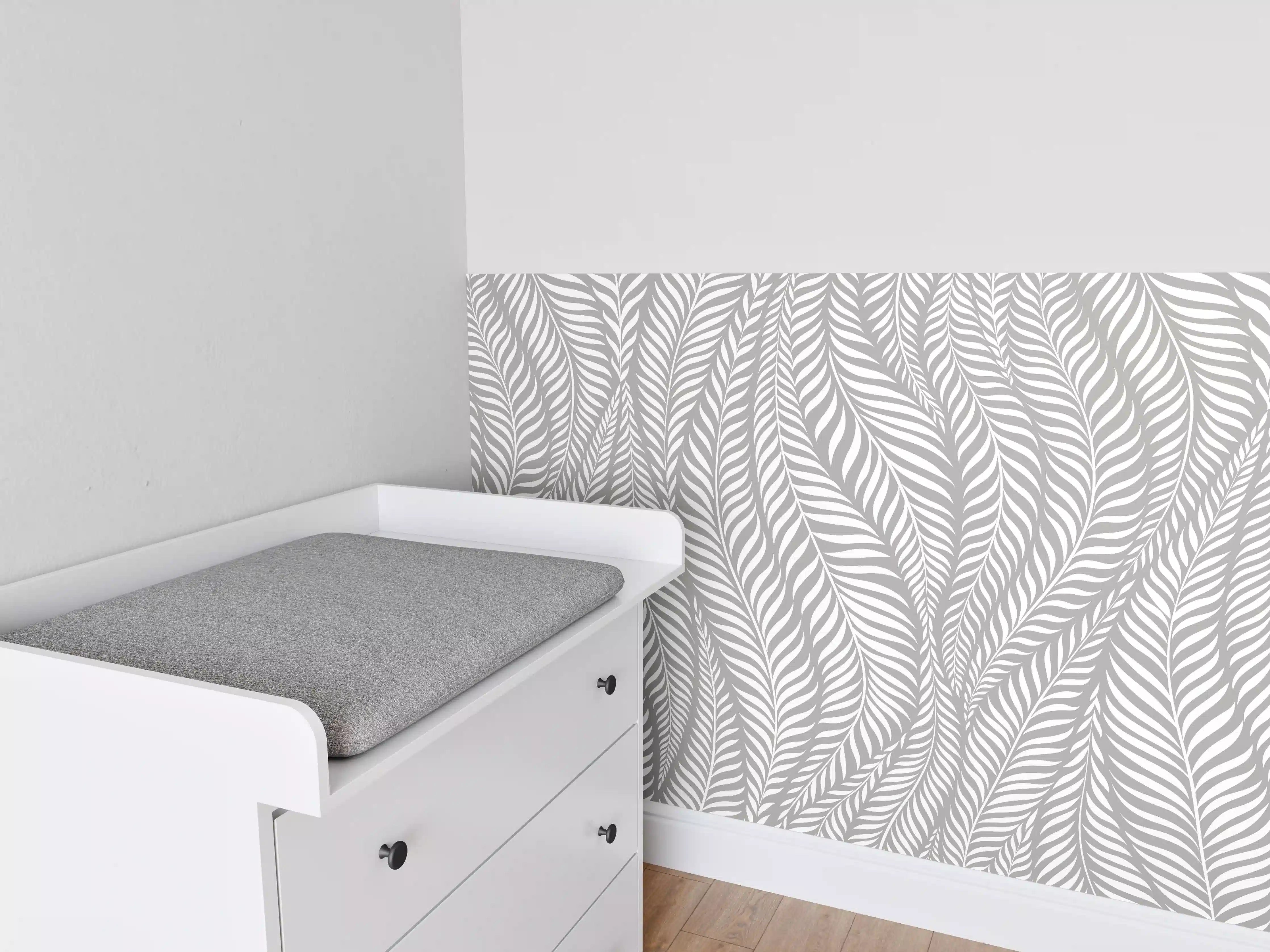 Babyzimmer Wandgestaltung - Graues Blättermuster in Weiß