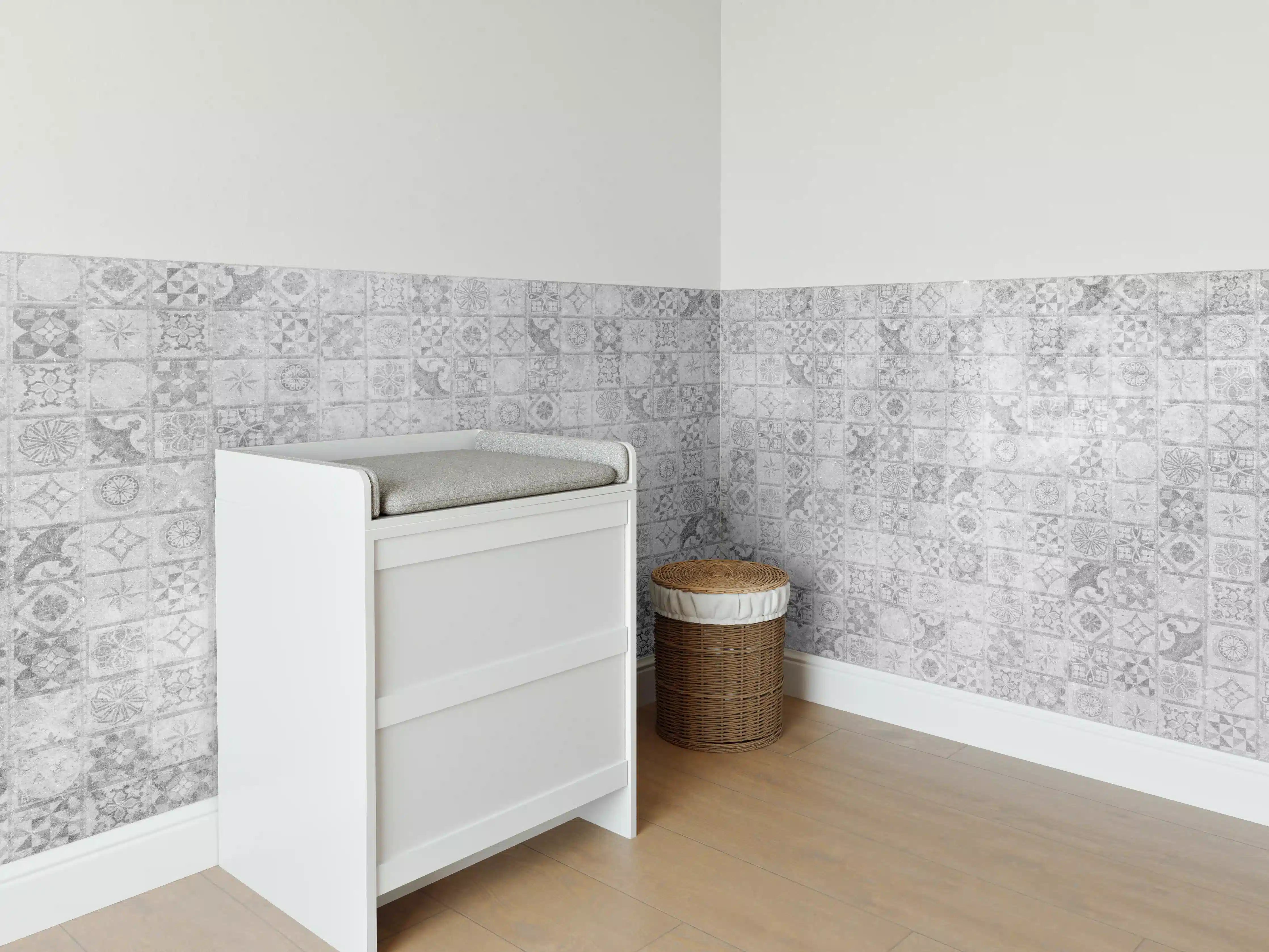 Babyzimmer Wandgestaltung - Graues weißes Mosaikmotiv