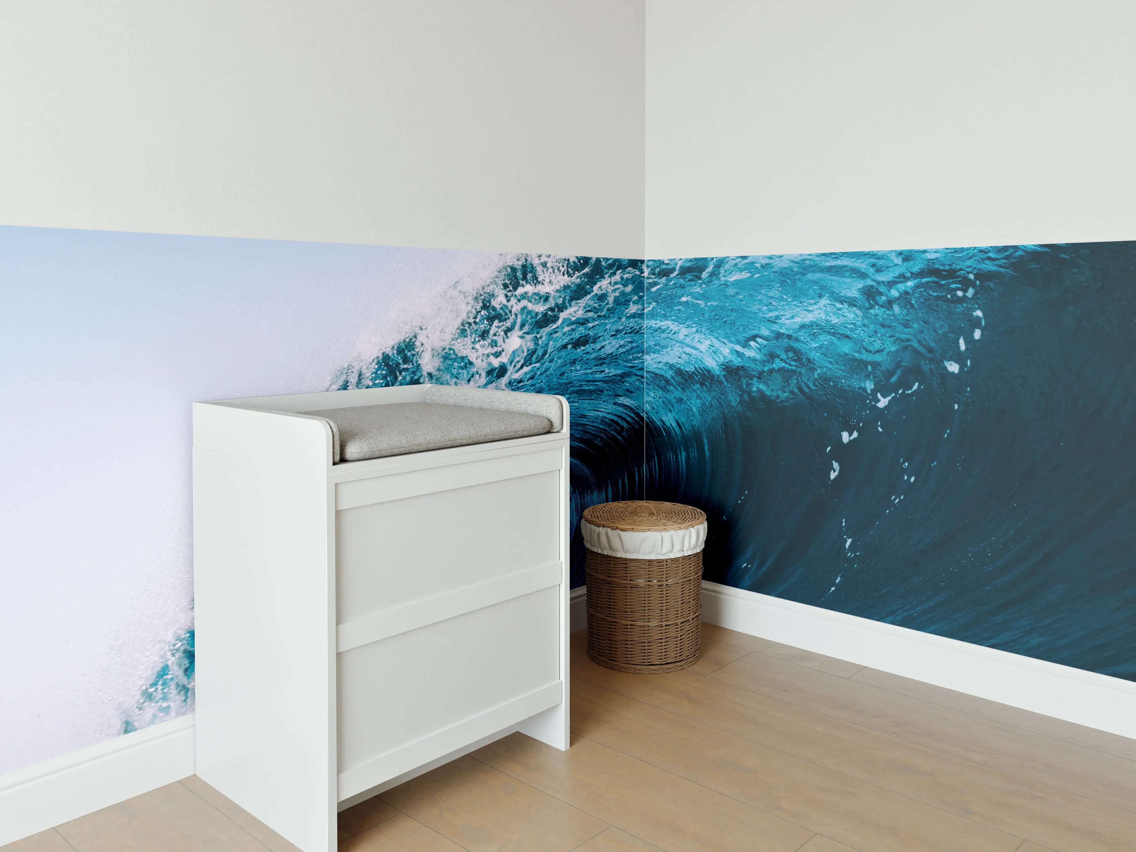 Babyzimmer Wandgestaltung - Große klare Meereswelle