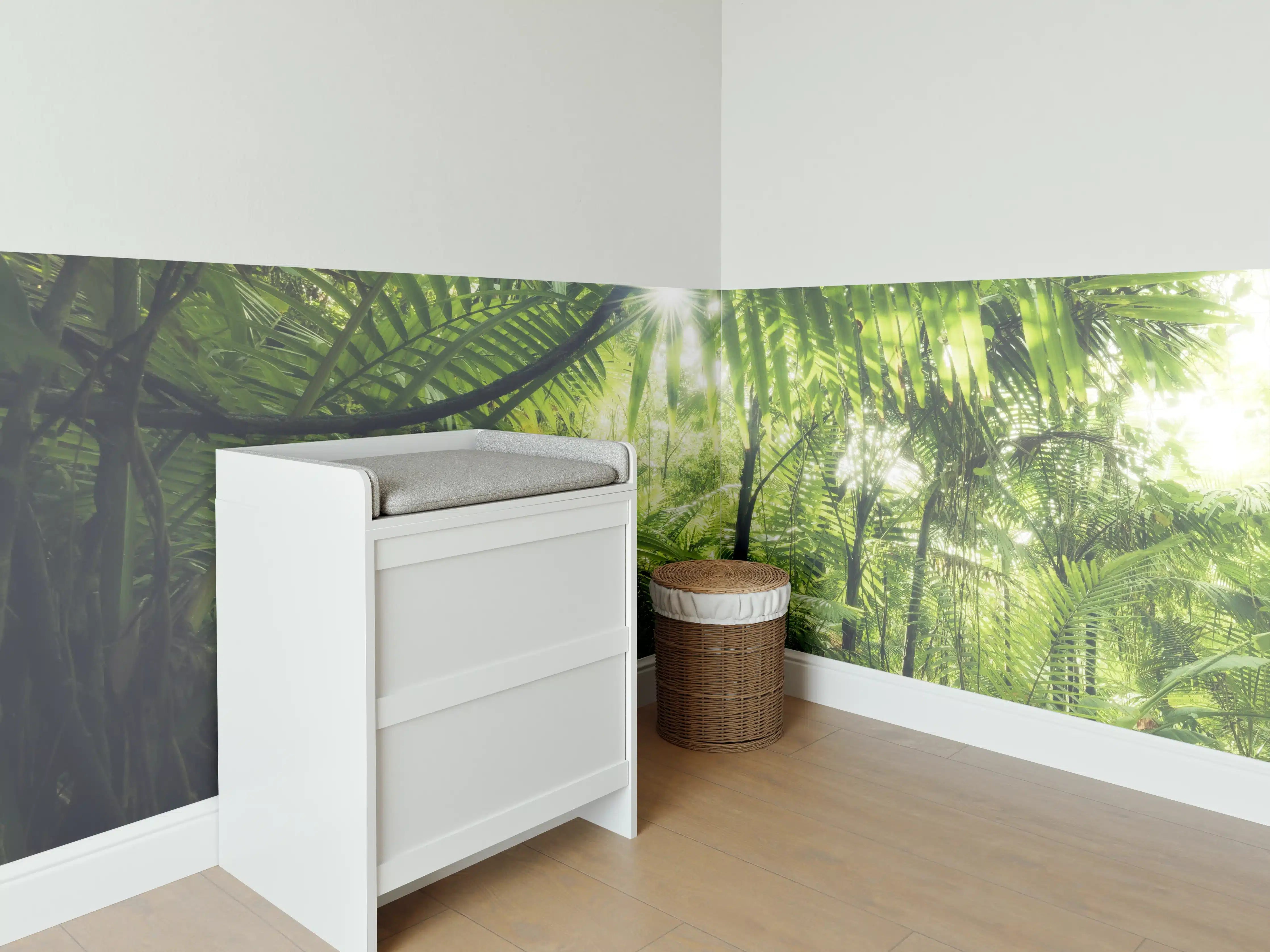 Babyzimmer Wandgestaltung - Grüne Dschungel-Lichtspiele