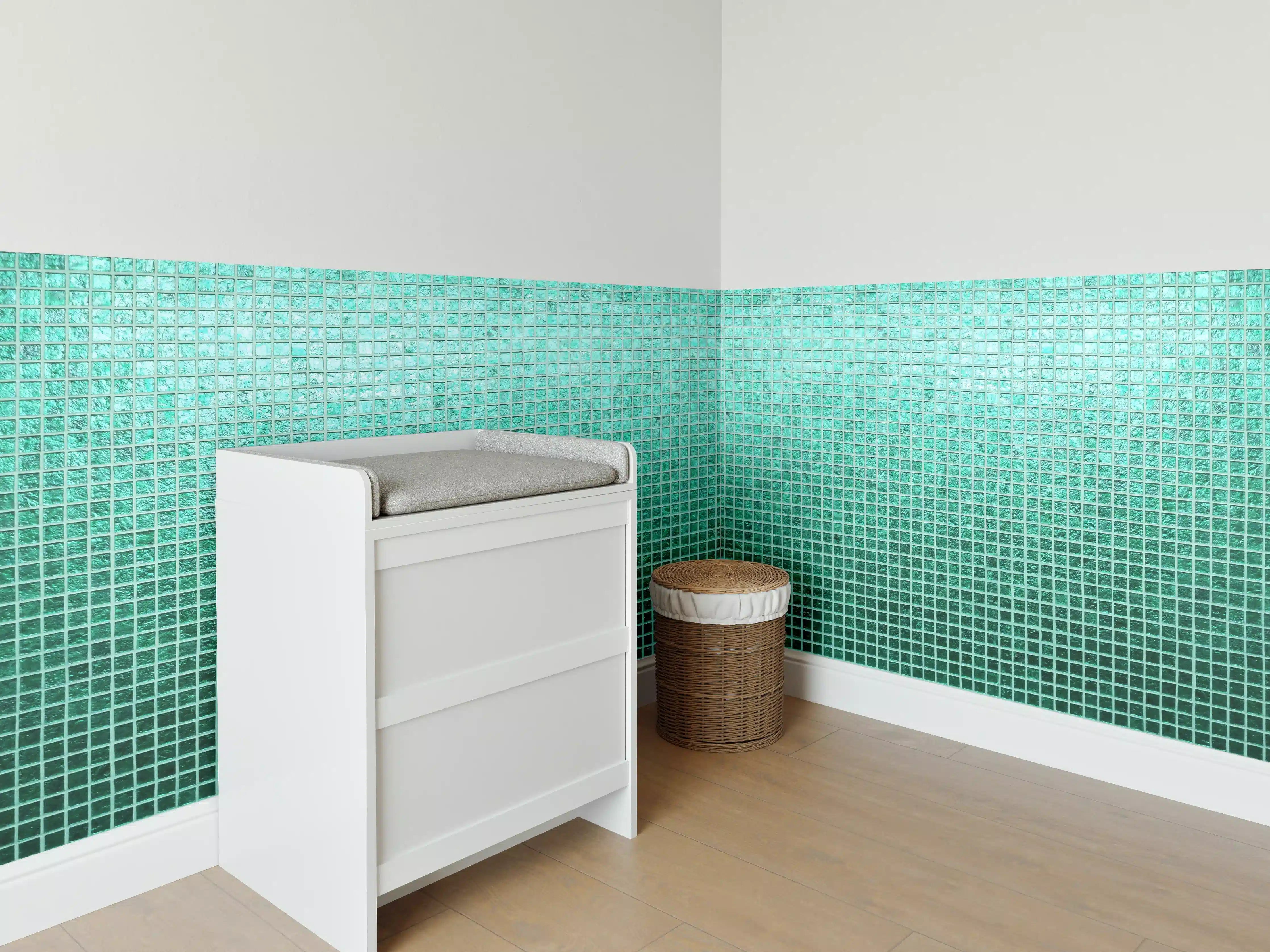 Babyzimmer Wandgestaltung - Grüne Fliesen Mosaik Textur