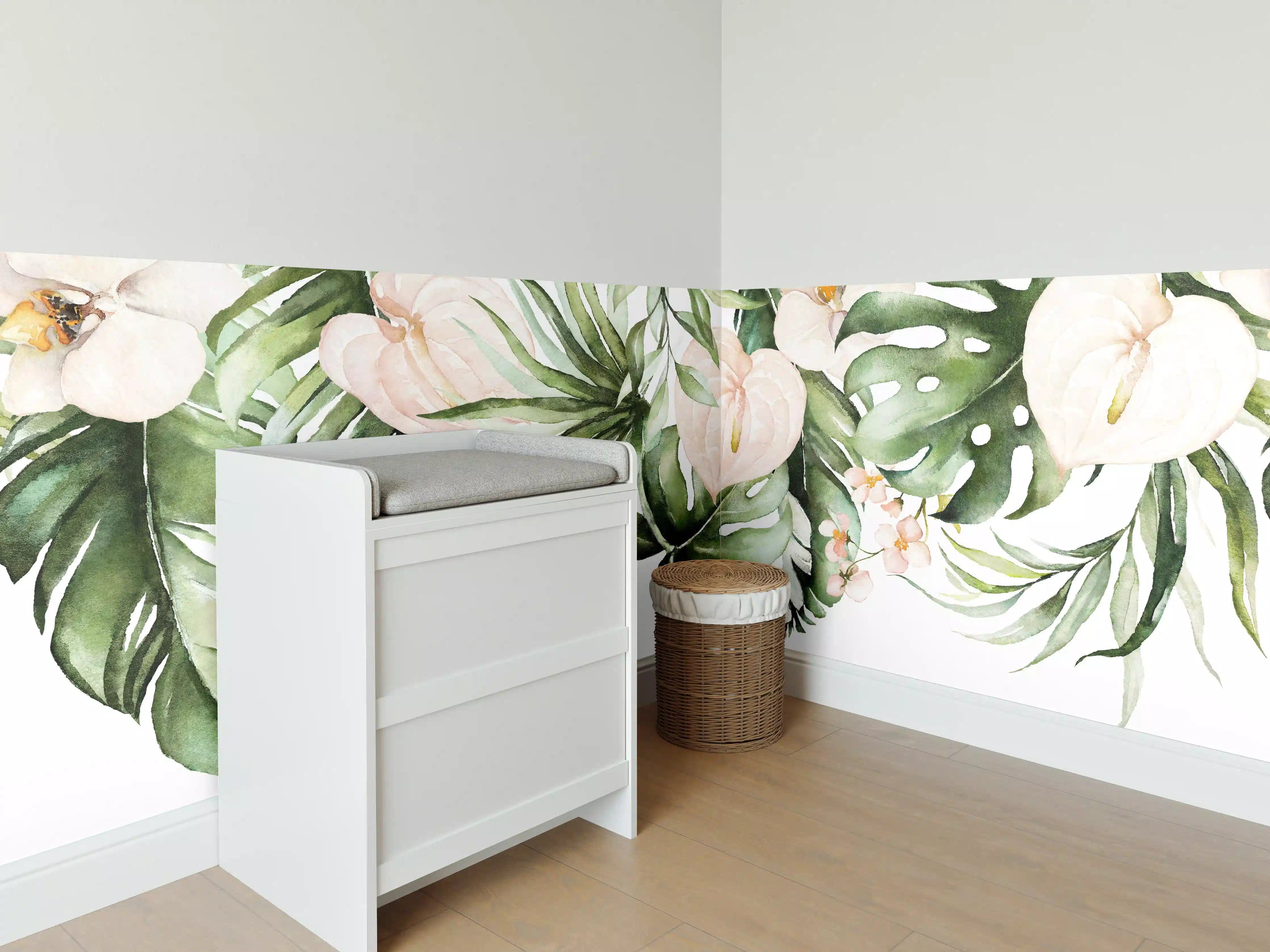 Babyzimmer Wandgestaltung - Grüne tropische Blätter mit Blüten