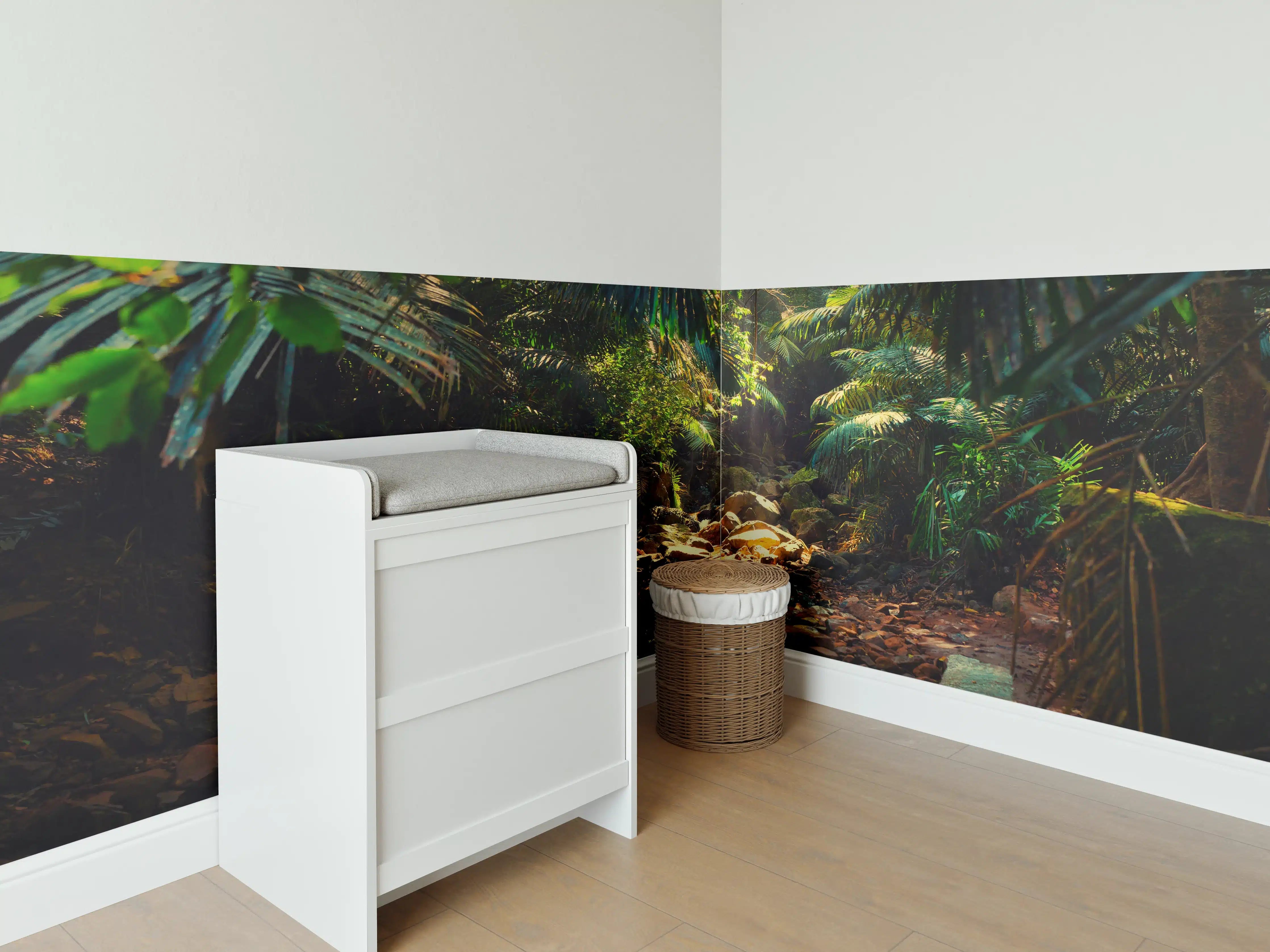 Babyzimmer Wandgestaltung - Grüner Dschungel mit Wasserlauf