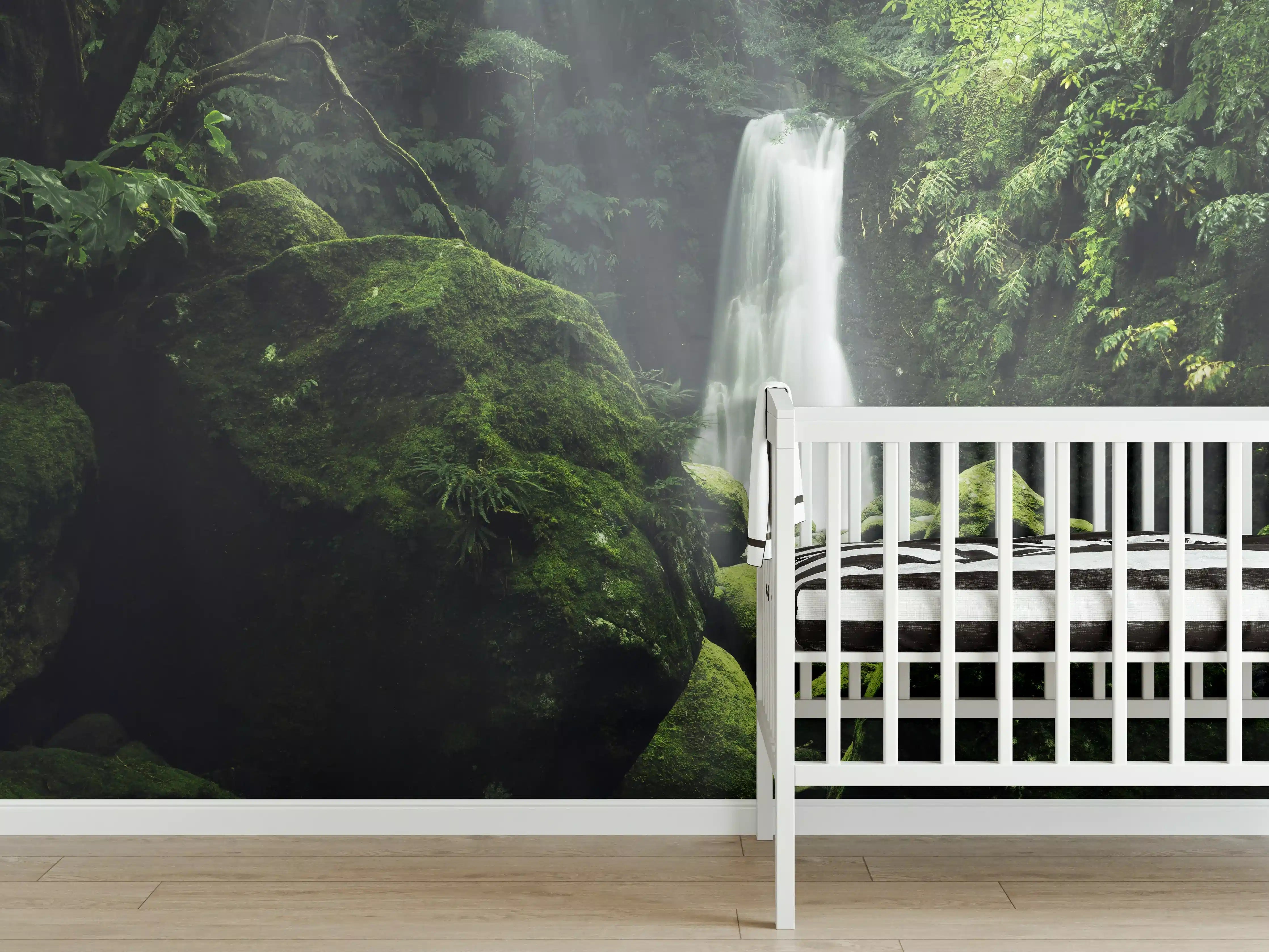 Babyzimmer Wandgestaltung - Grüner Mystik-Wasserfall