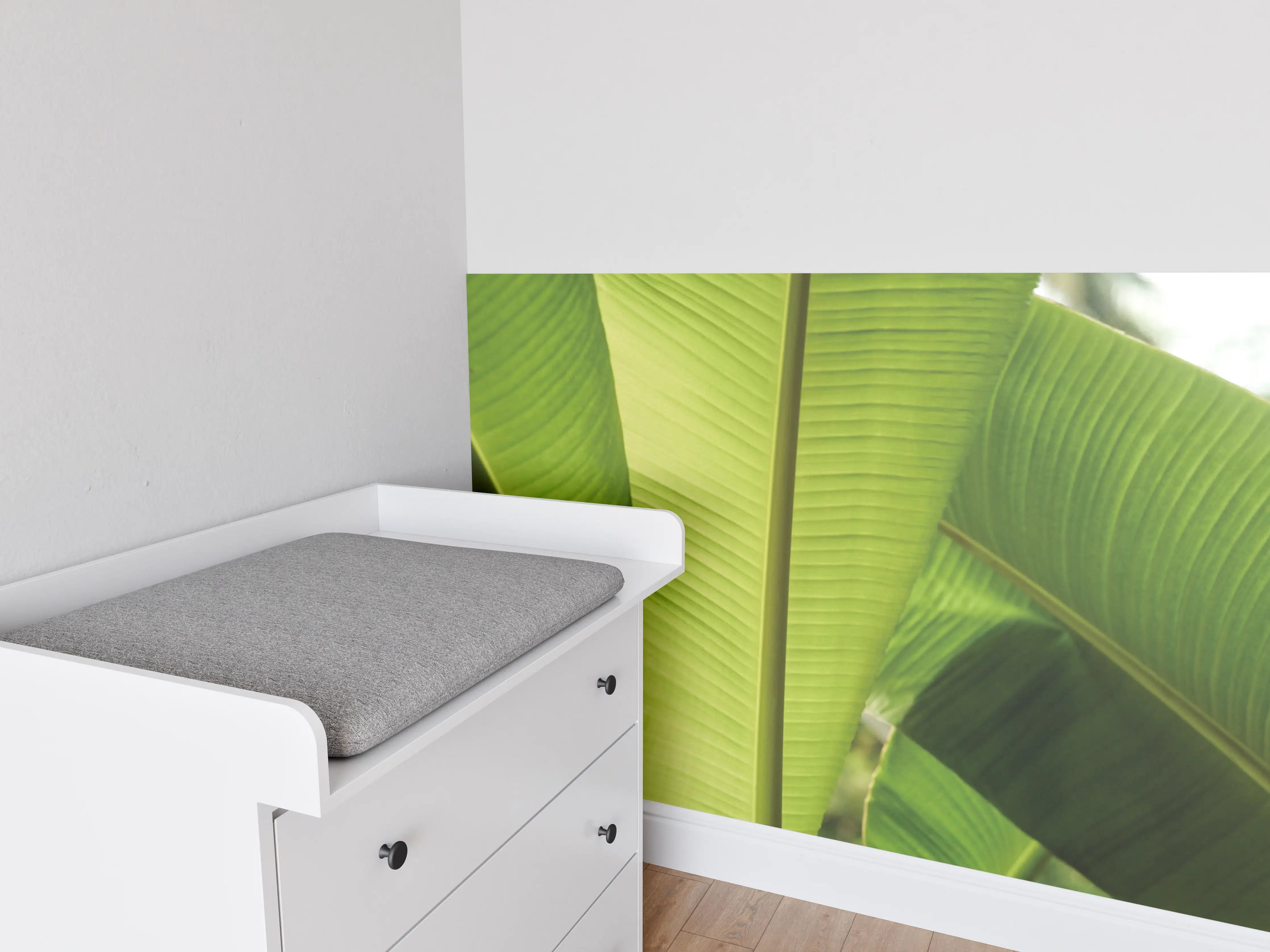 Babyzimmer Wandgestaltung - Grünes Tropenblatt-Motiv