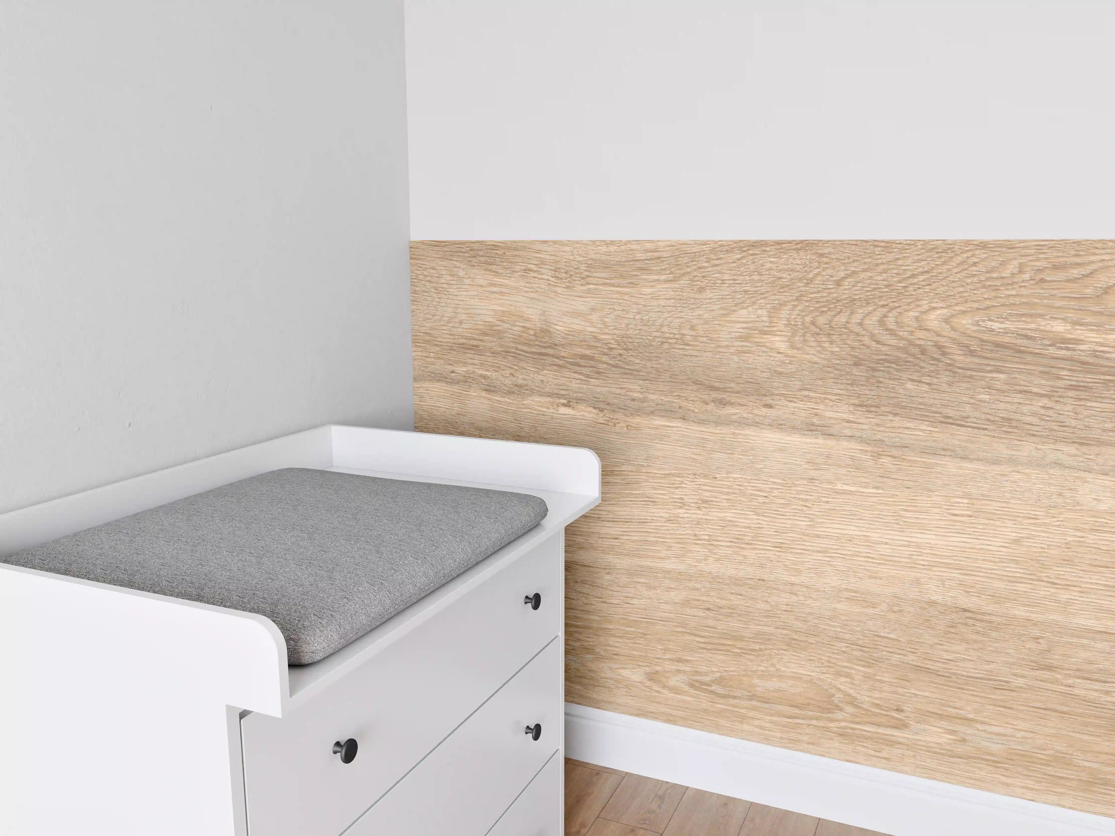 Babyzimmer Wandgestaltung - Hellbraunes Eichenholz
