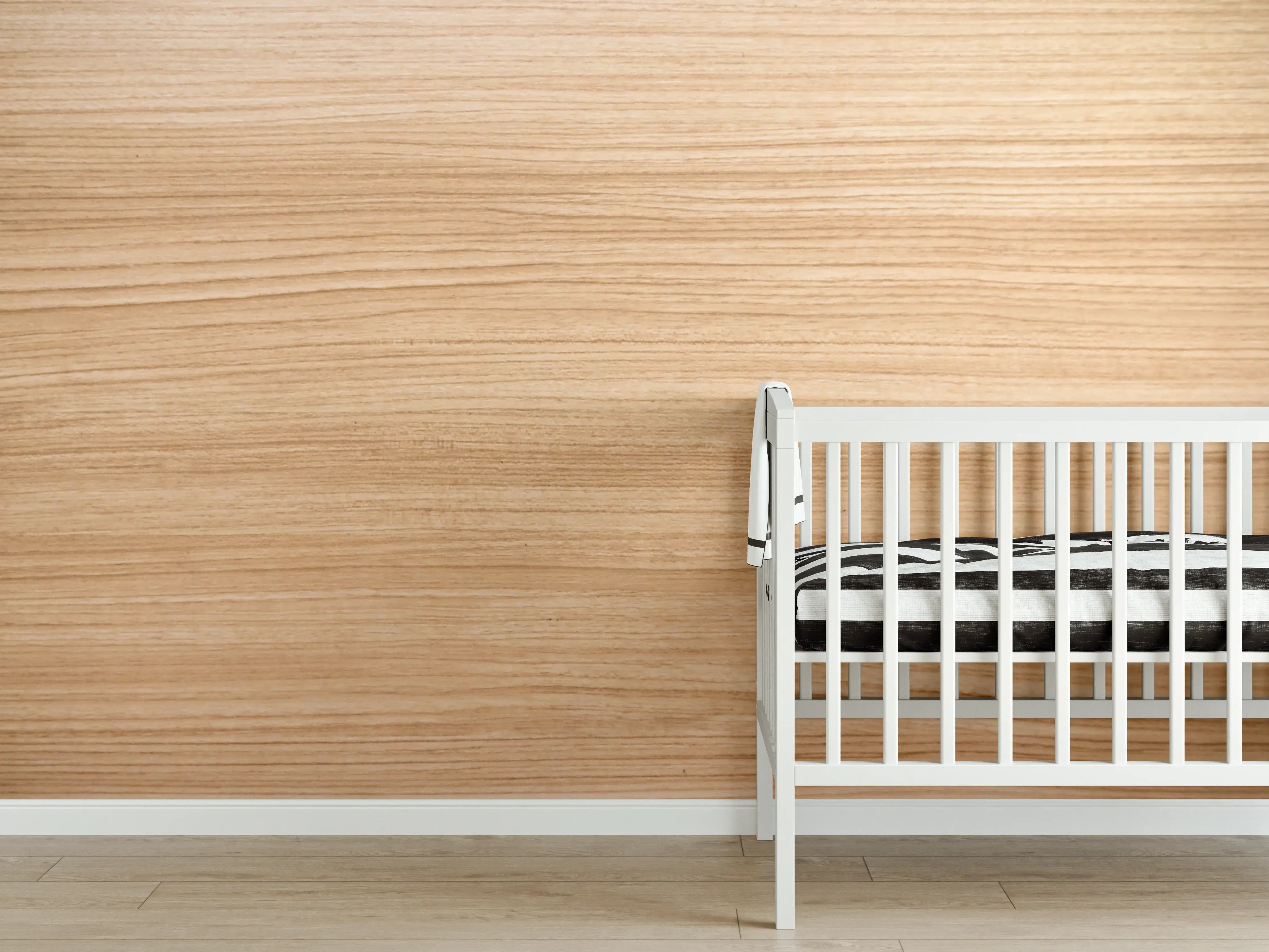 Babyzimmer Wandgestaltung - Helle Holzwand in natürlichem Ton