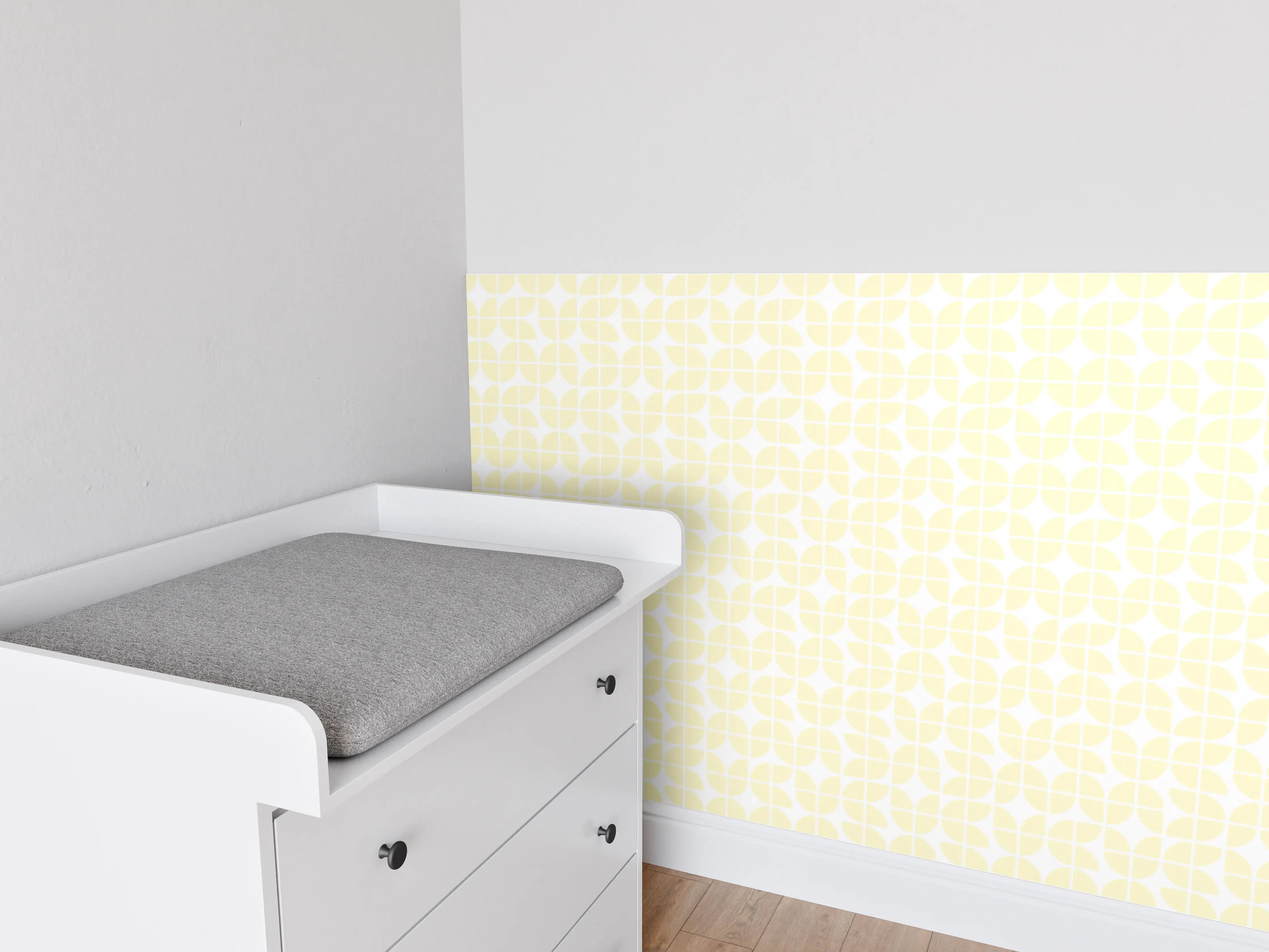Babyzimmer Wandgestaltung - Helle Limone-Crema-Fliese mit sanften Graunuancen