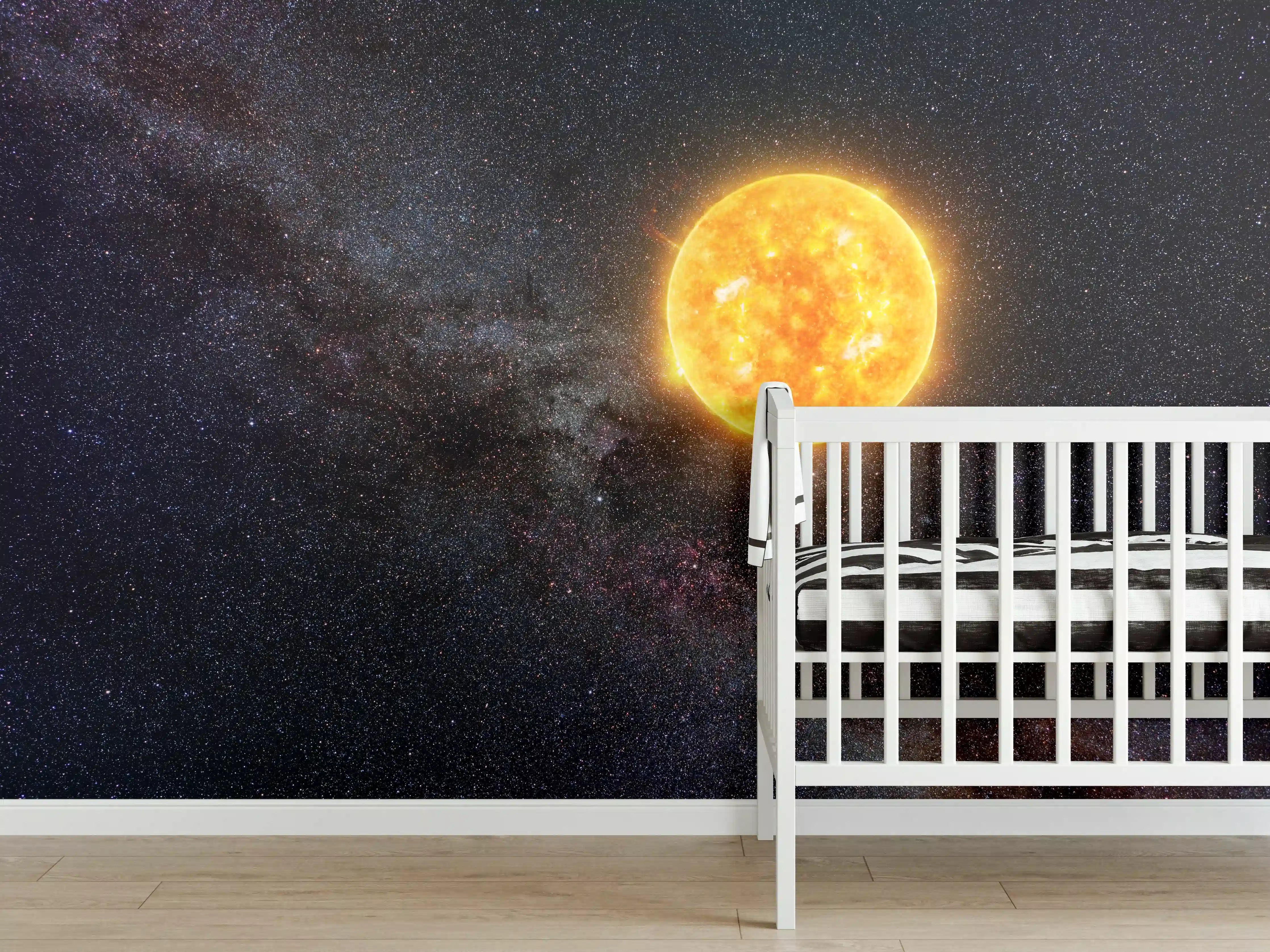 Babyzimmer Wandgestaltung - Helle Sonne vor dunklem Sternenhimmel
