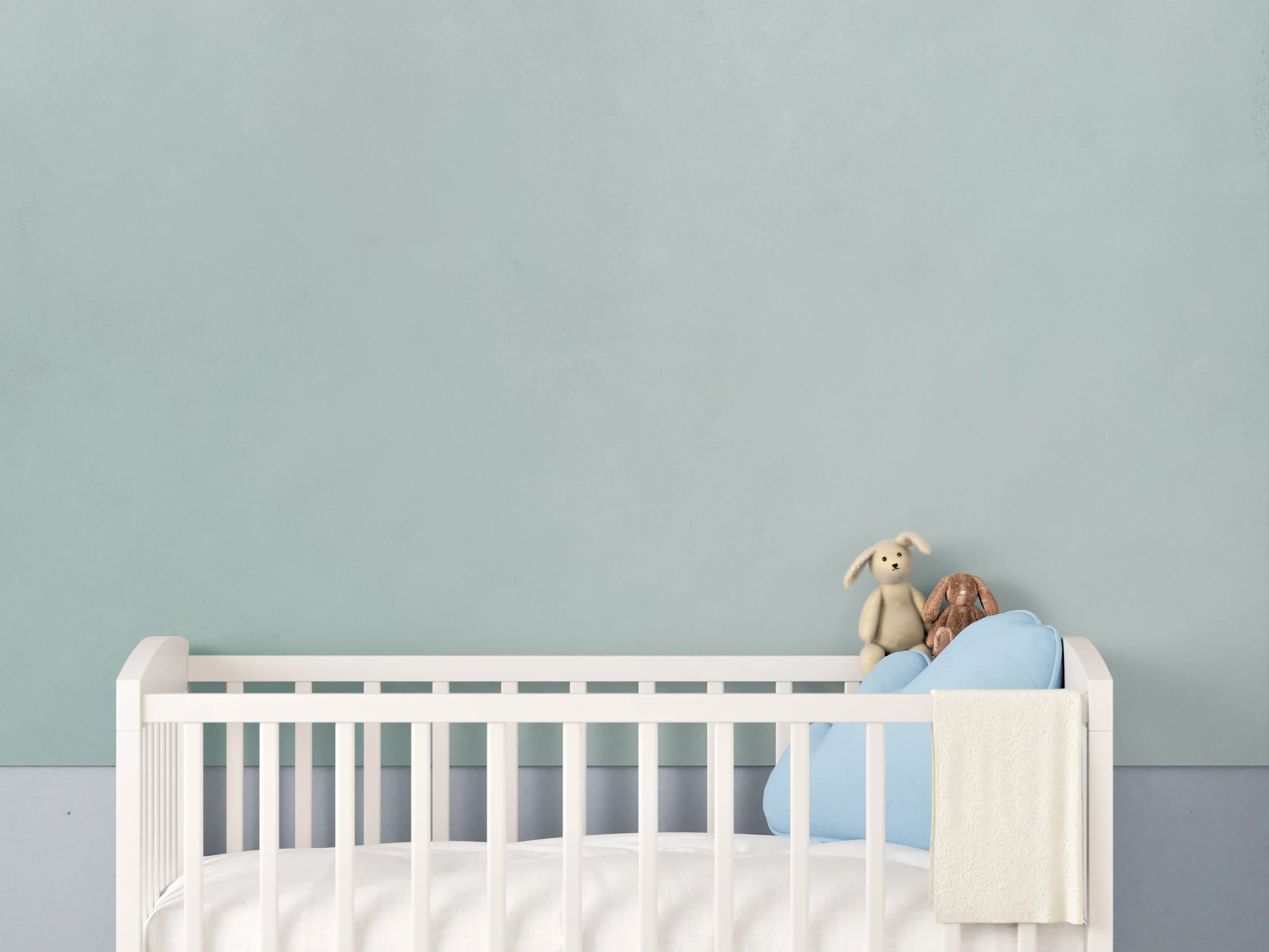 Babyzimmer Wandgestaltung - Helle blaue Wand mit dezenten Texturen