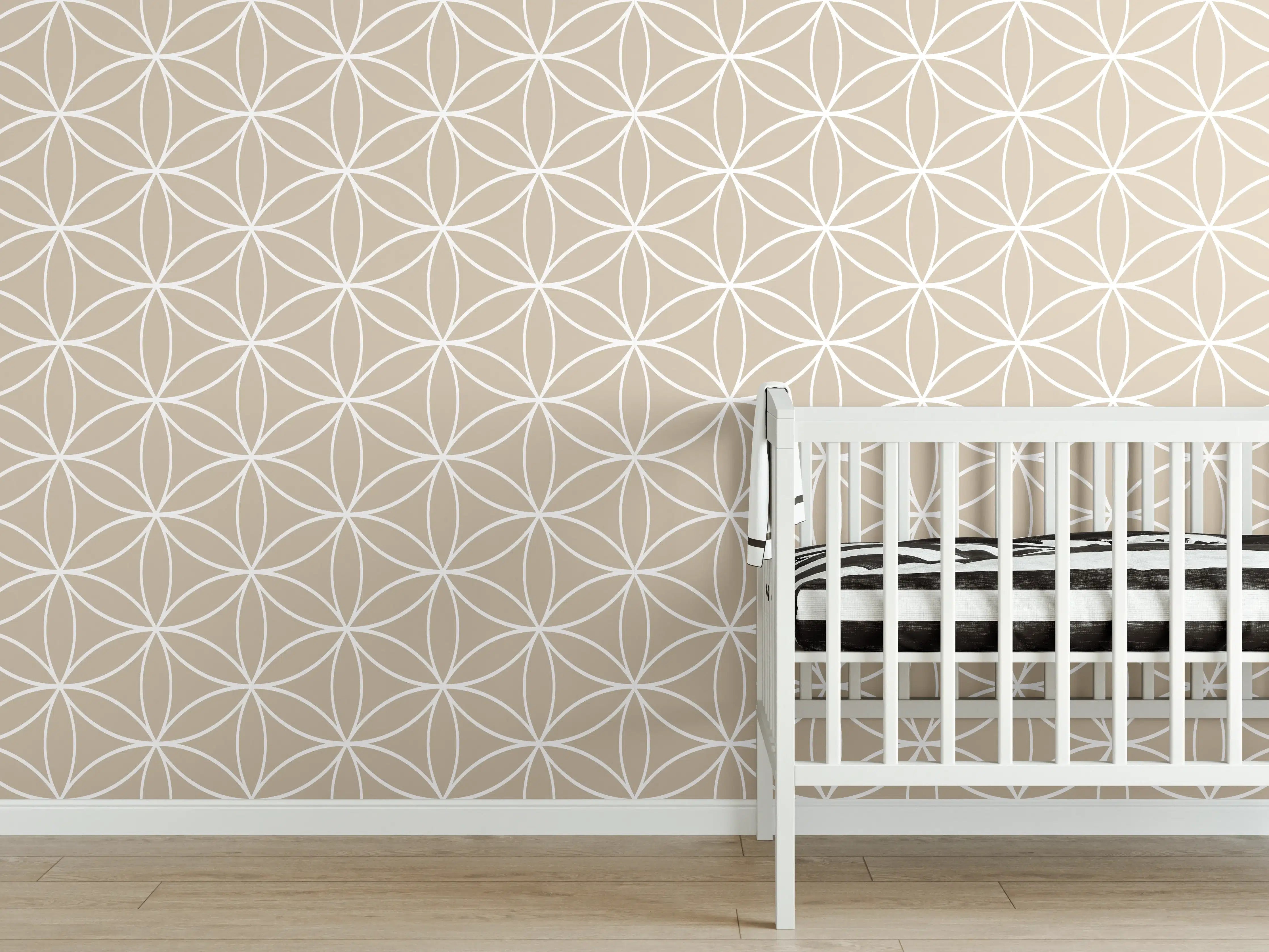 Babyzimmer Wandgestaltung - Helle geometrische Fliesen mit feinen Graunuancen