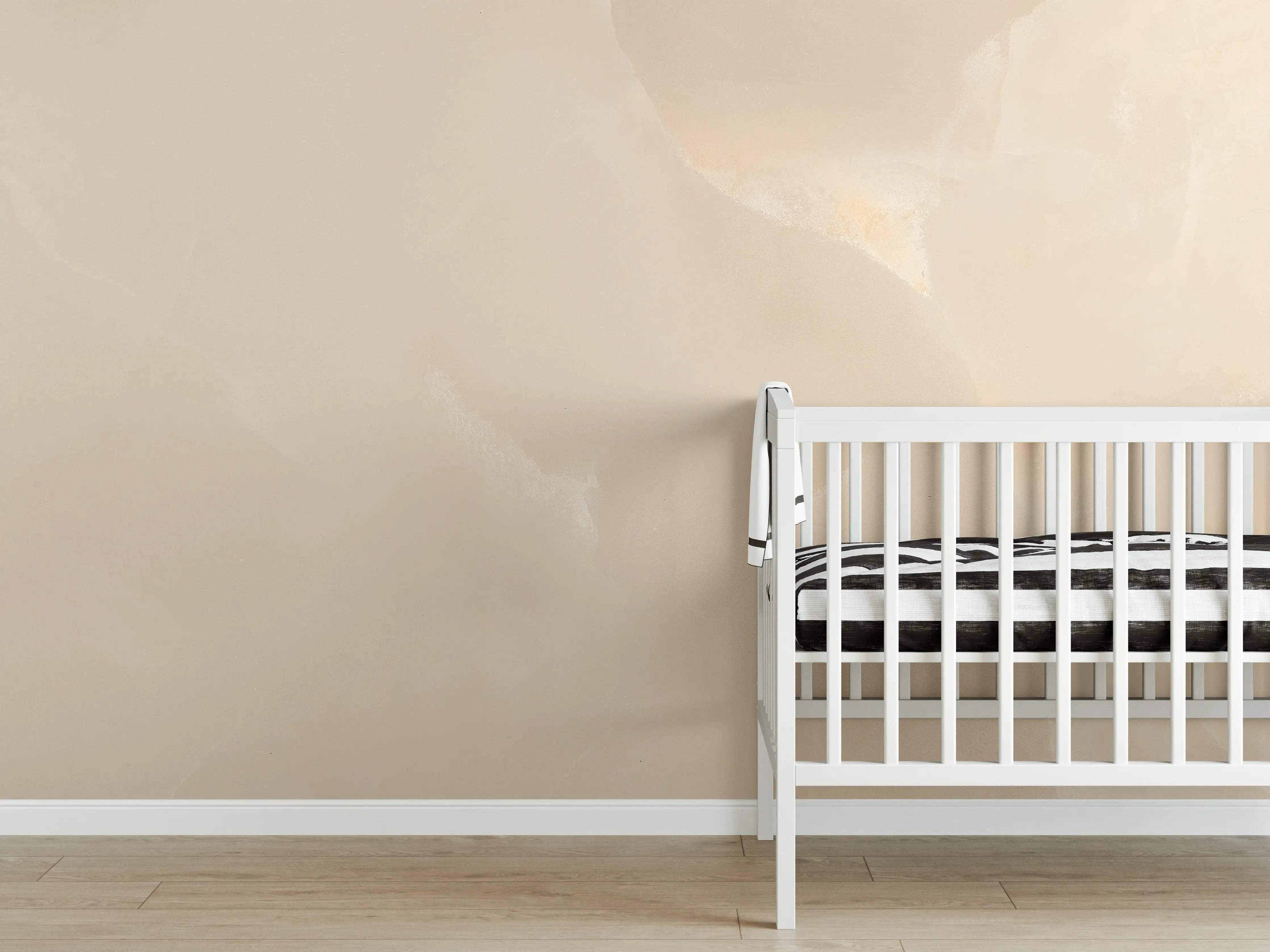 Babyzimmer Wandgestaltung - Heller Beige-Verlauf mit sanften Texturen