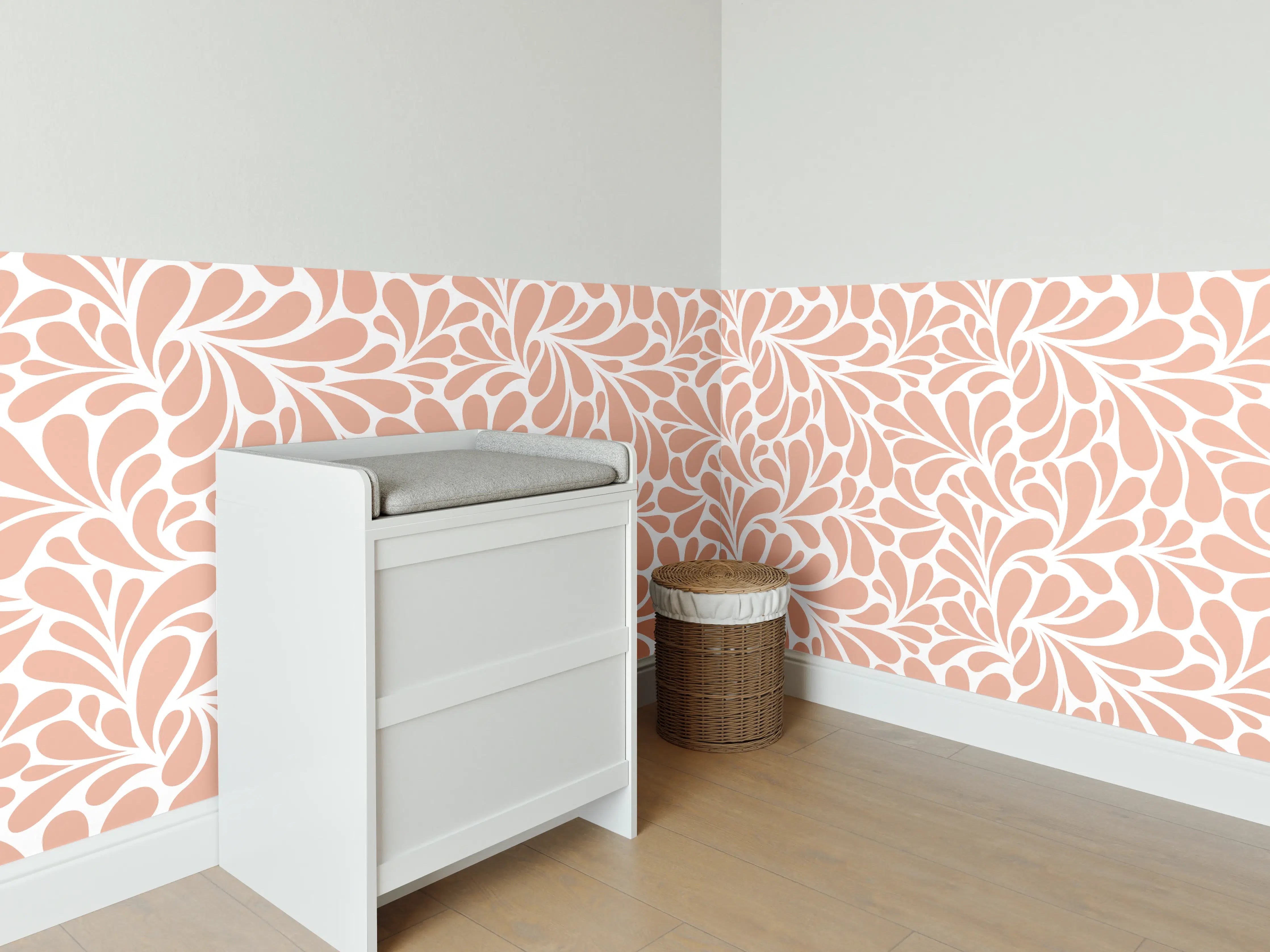 Babyzimmer Wandgestaltung - Heller Grauweiß-Ton mit feinen Musterdetails
