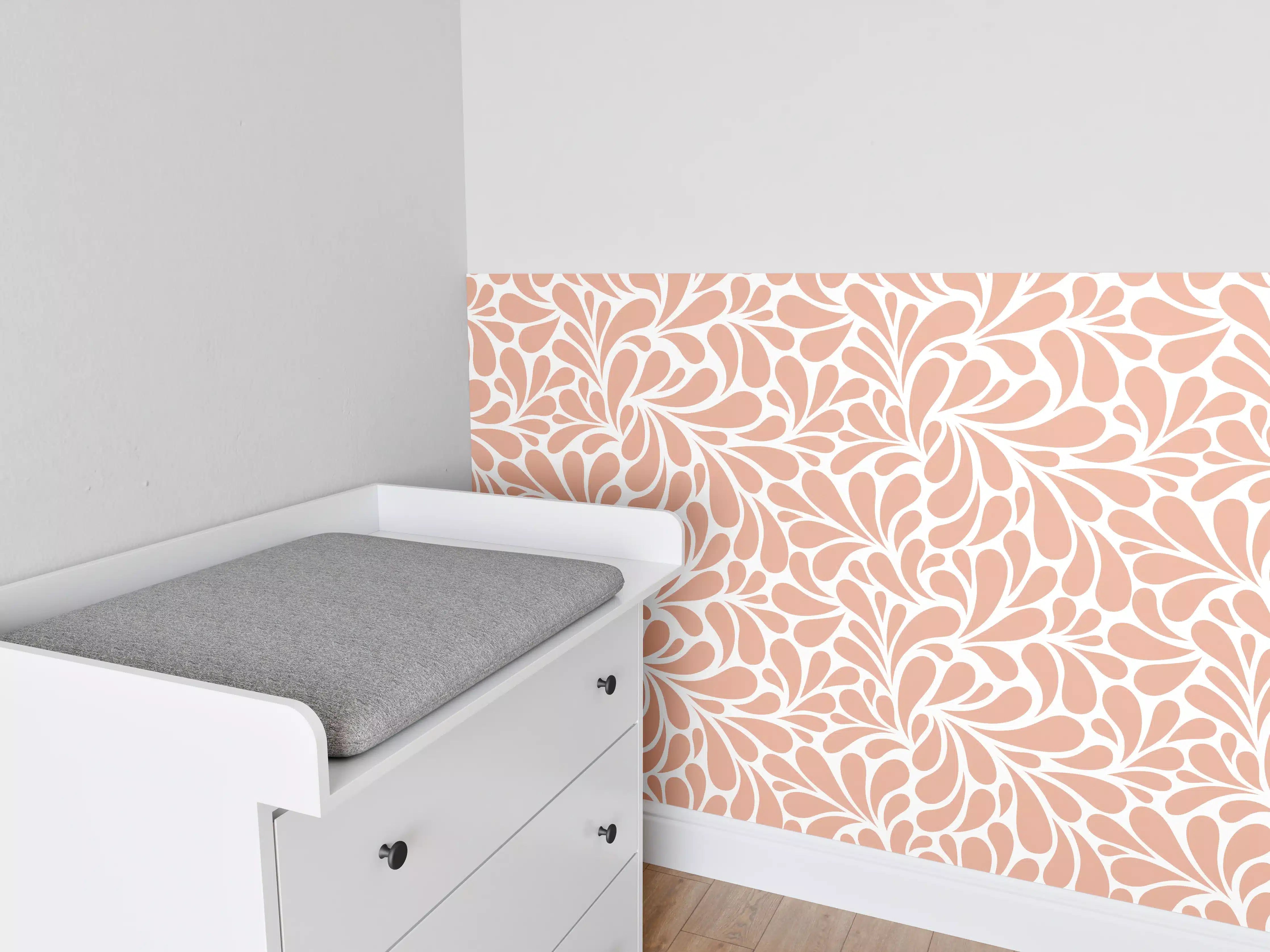 Babyzimmer Wandgestaltung - Heller Grauweiß-Ton mit feinen Musterdetails