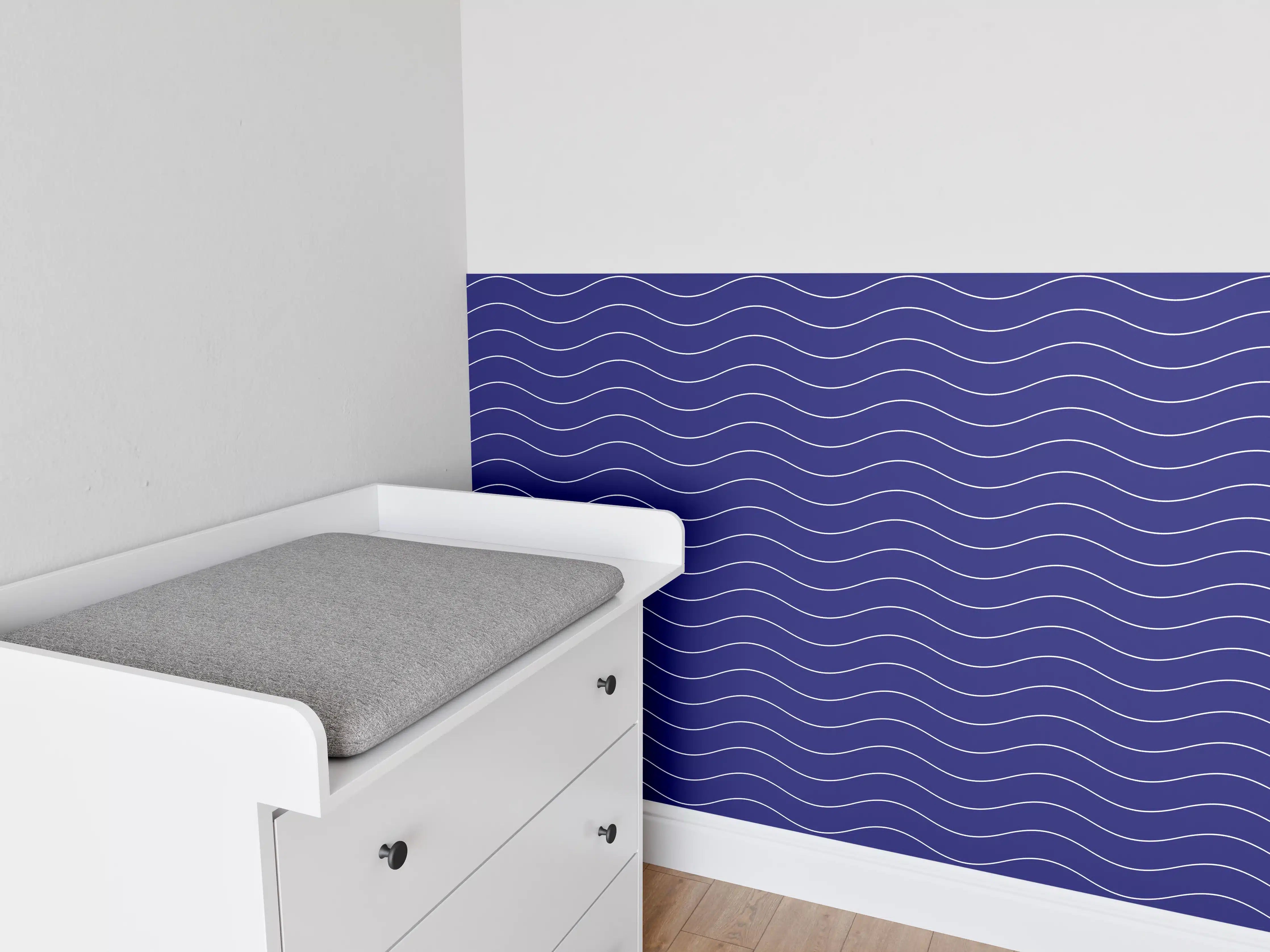 Babyzimmer Wandgestaltung - Helles Blau mit zarten Graunuancen, Wasserwellenmuster